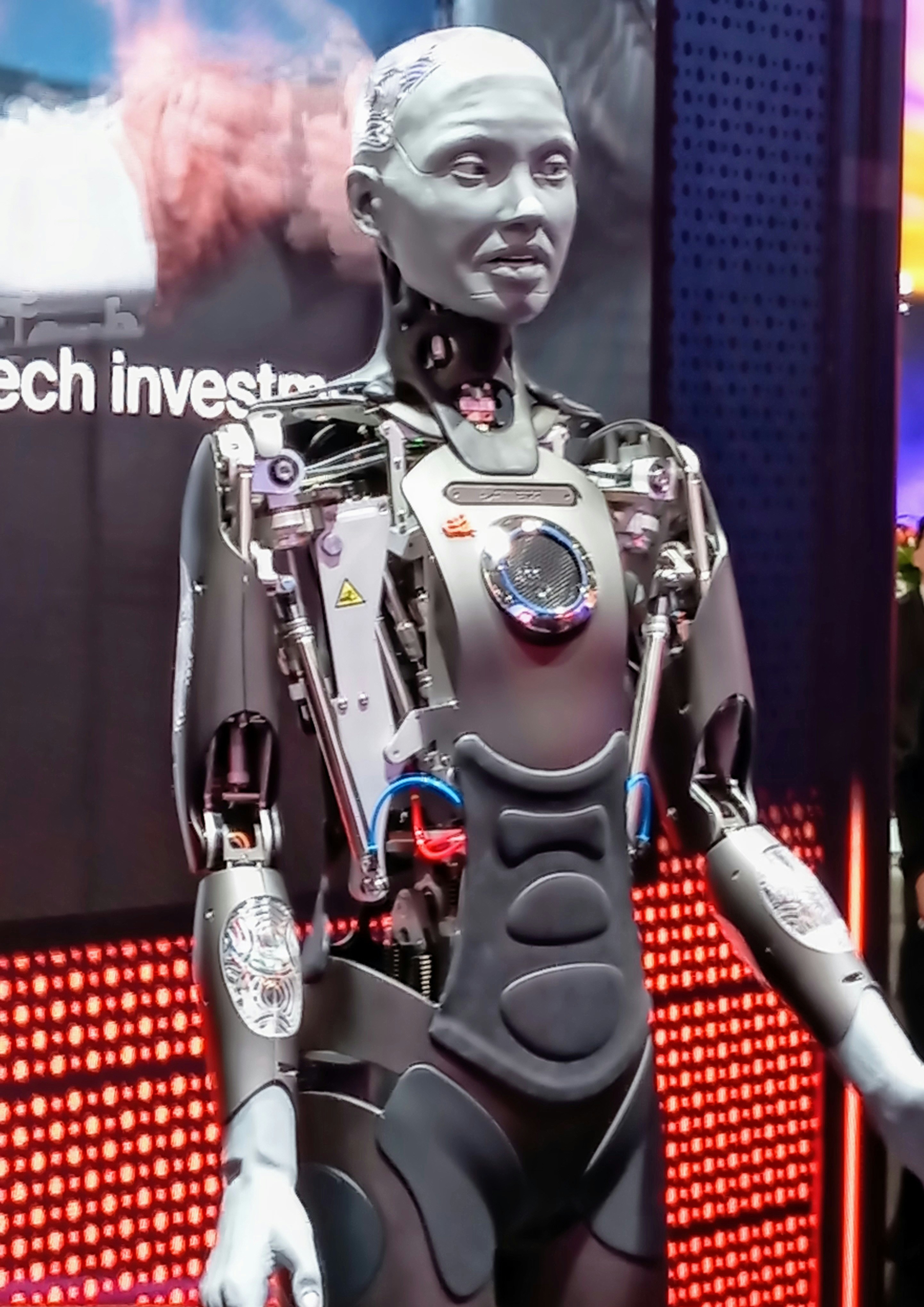 Qué servicios ofrece una agencia de inteligencia artificial en 2025?