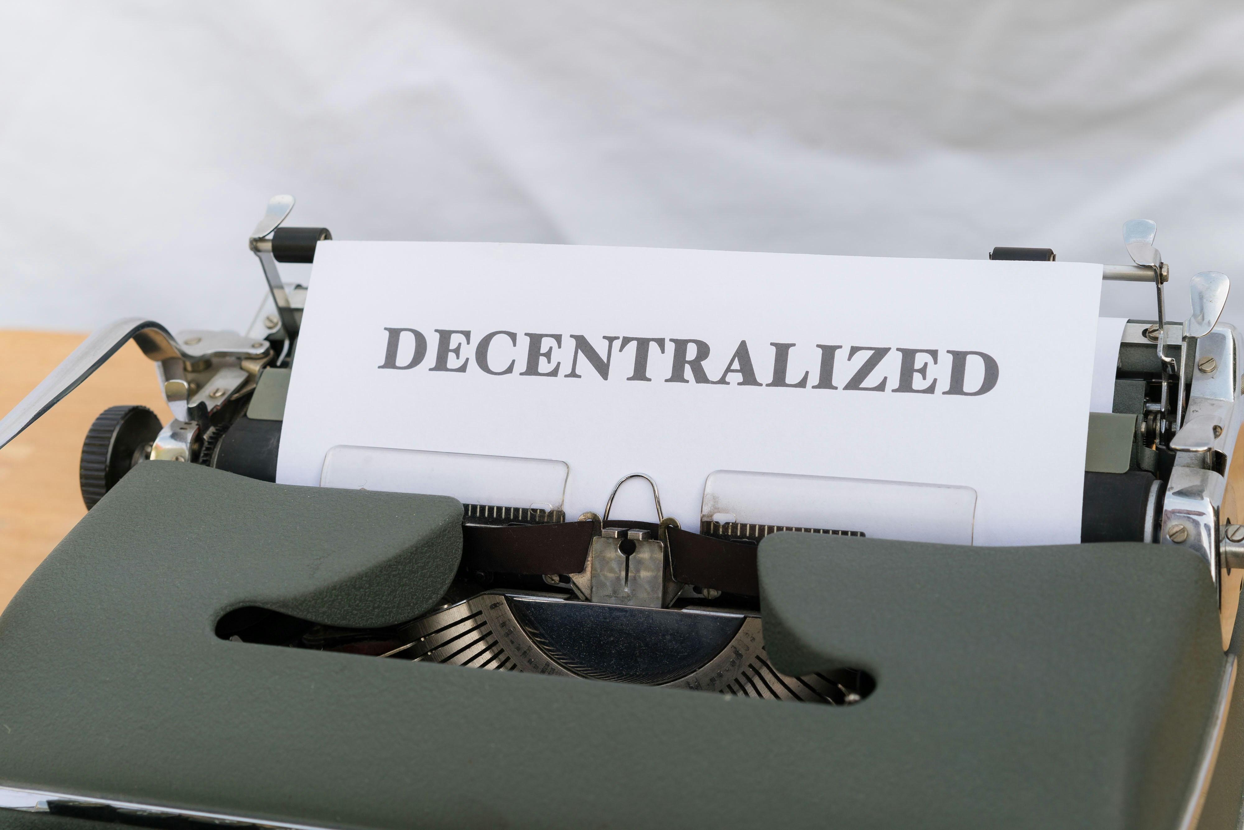 Mercados Predictivos Descentralizados en Tres Cadenas de Bloques con el protocolo Myriad