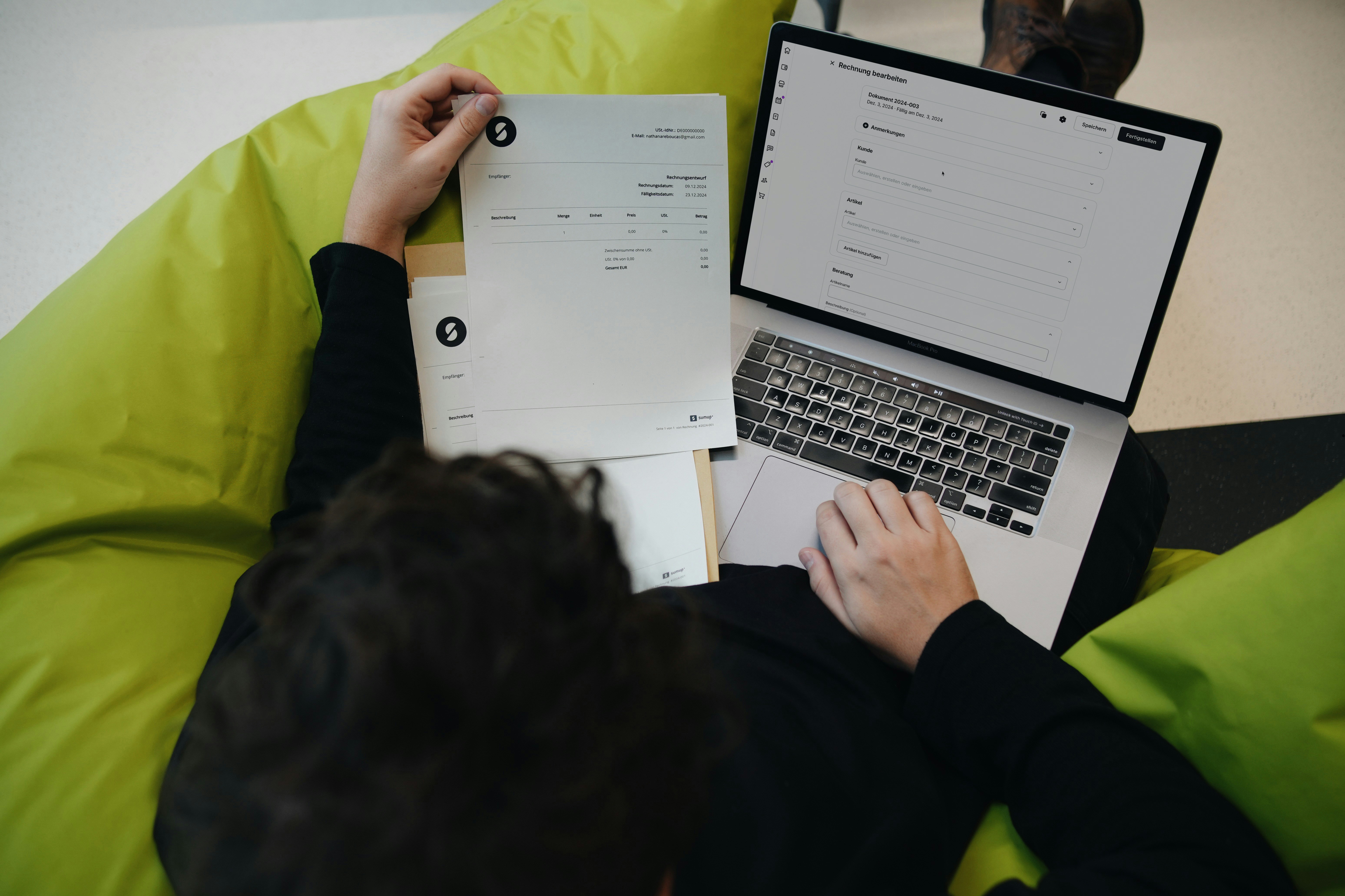Extracción automatizada de facturas para un trabajo remoto sostenible