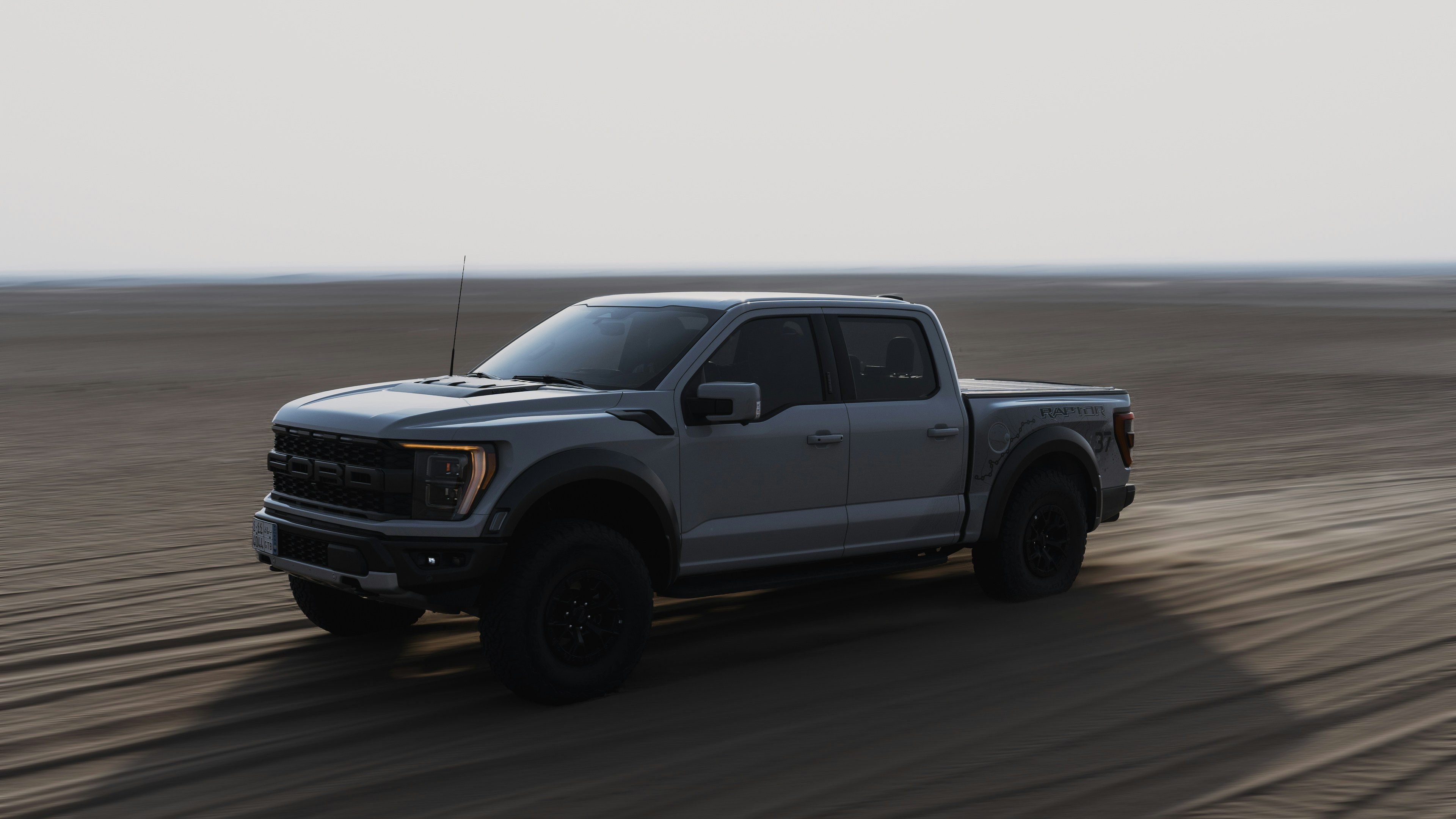 Ford adelanta su camioneta eléctrica de $30,000 con un sitio web oculto
