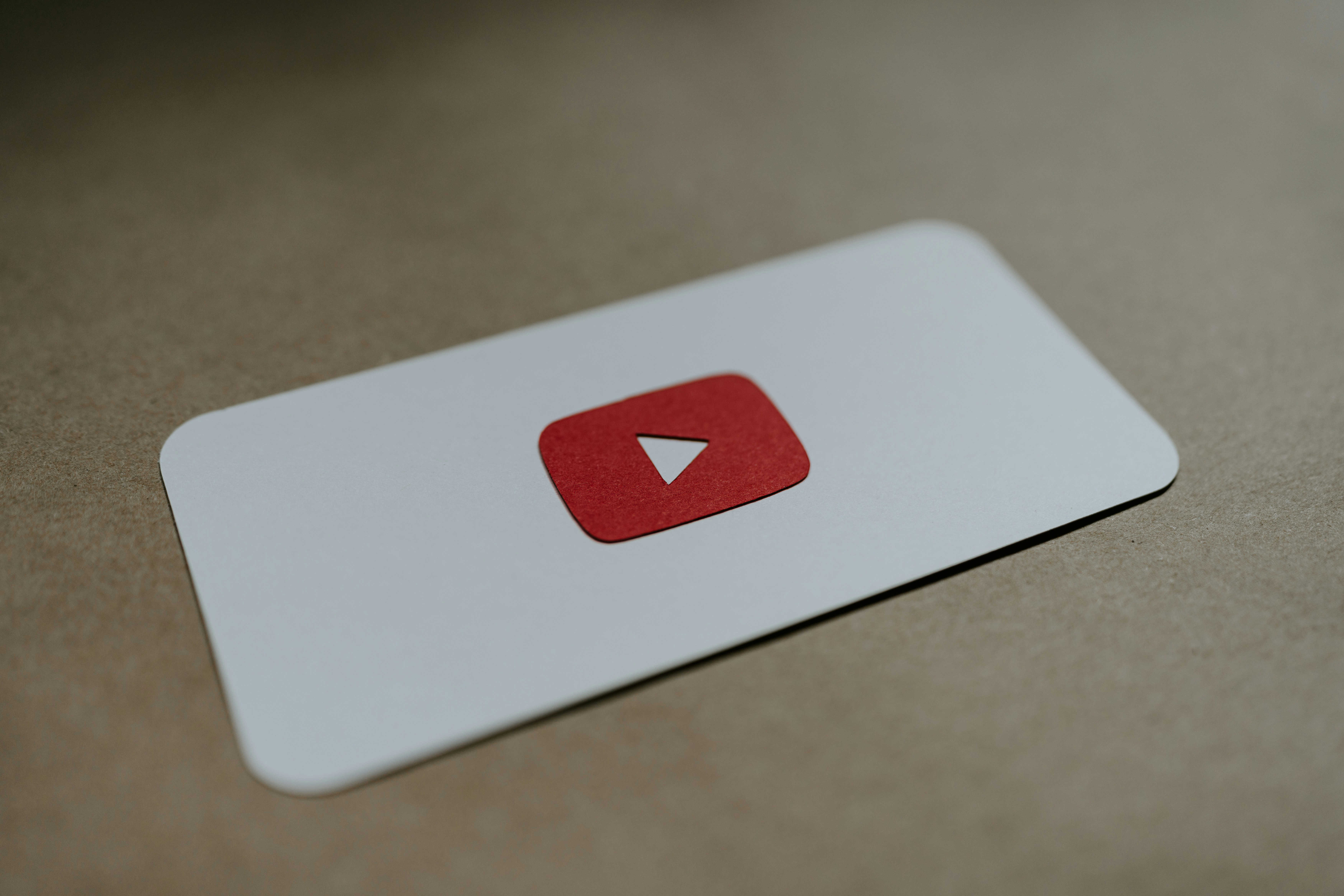 Cómo los desarrolladores pueden ganar dinero en YouTube sin mostrar su cara