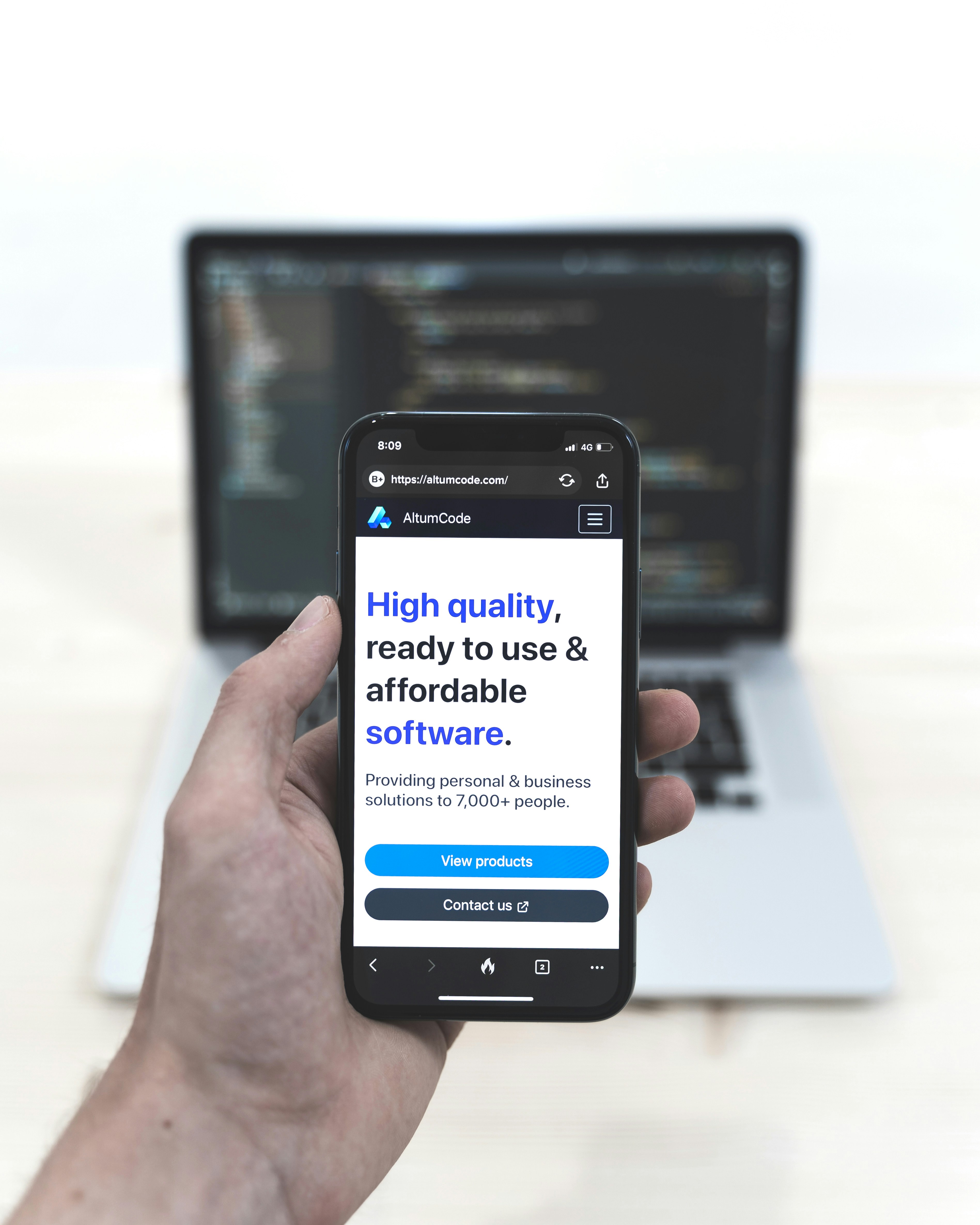 ¿Es compatible el desarrollo de software personalizado subcontratado con dispositivos móviles?