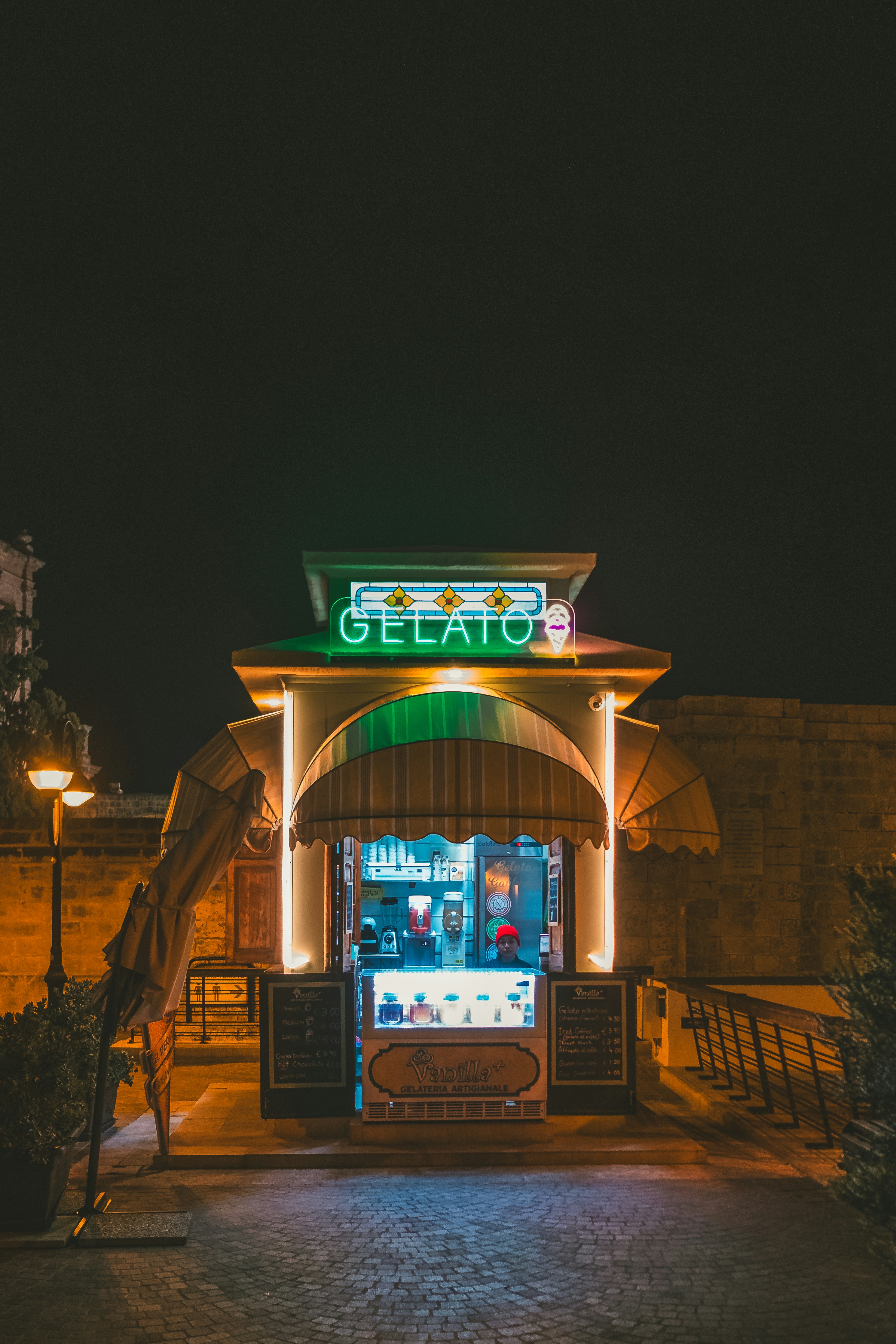 GELATO: Descarga adaptativa de tokens basada en entropía generativa y Lyapunov para inferencia especulativa de LLM en dispositivo-borde