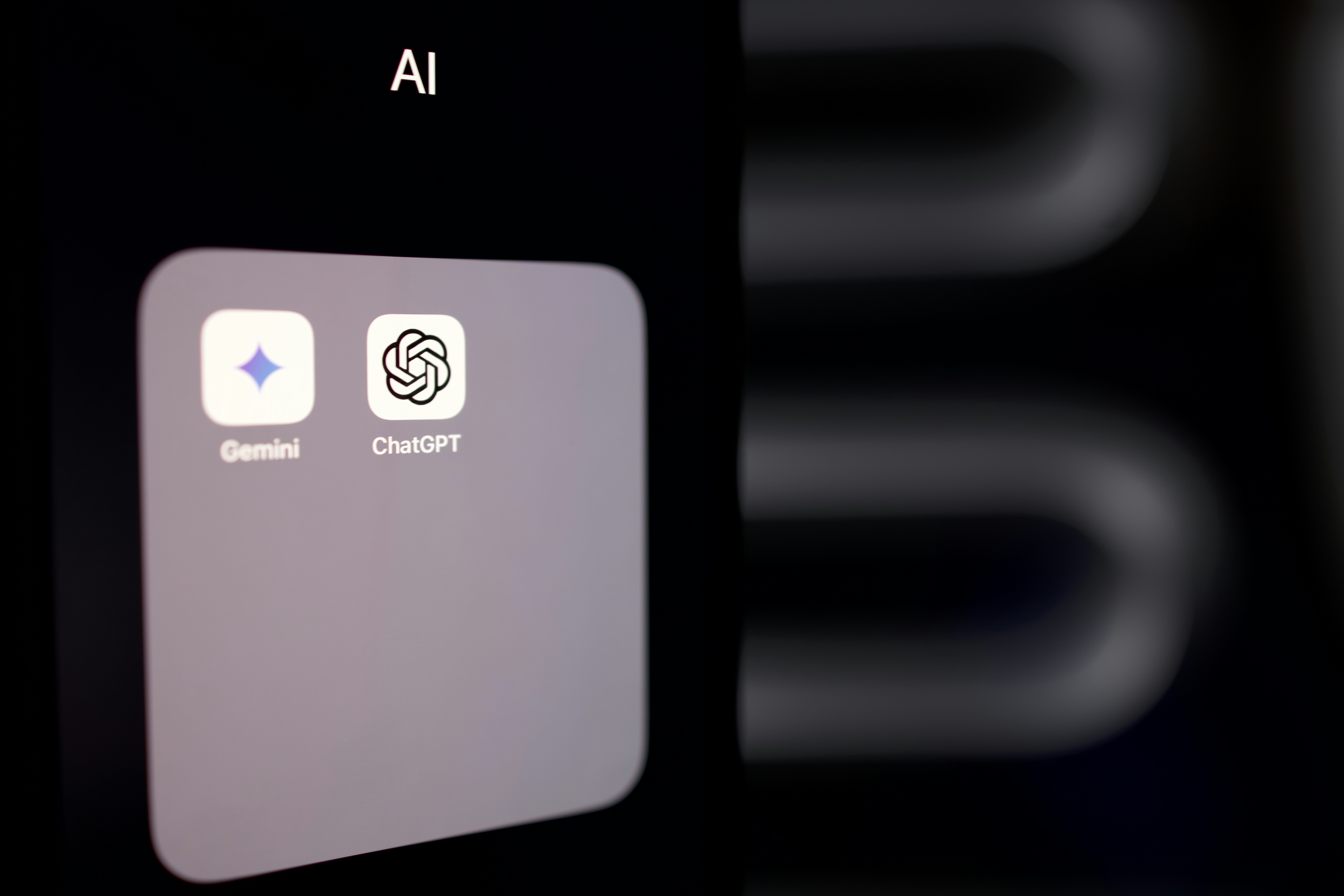 Gemini ahora puede crear imágenes de IA usando tus propias fotos y vídeos