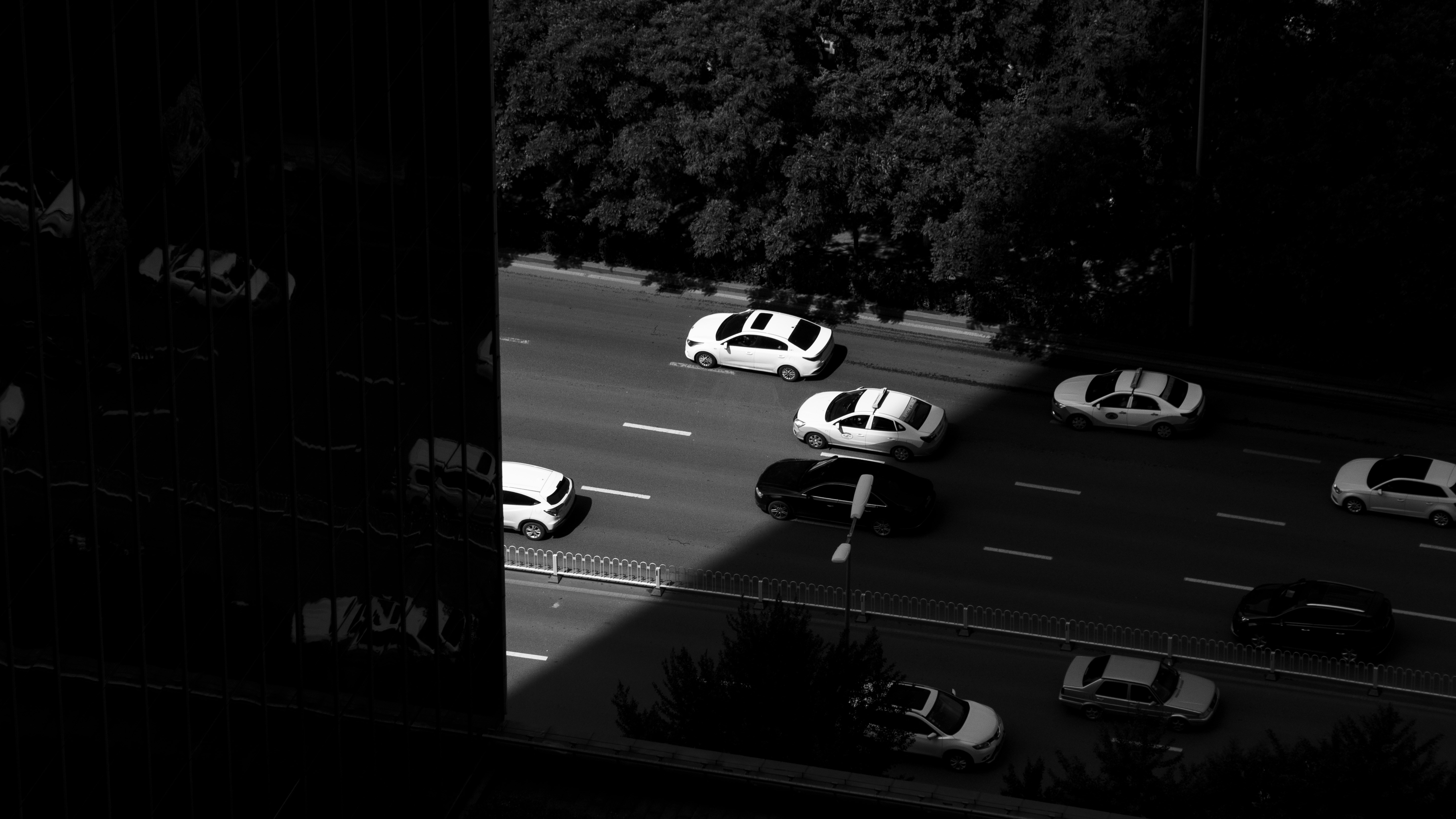 Generación de videos realistas de conducción crítica de seguridad basada en LLM