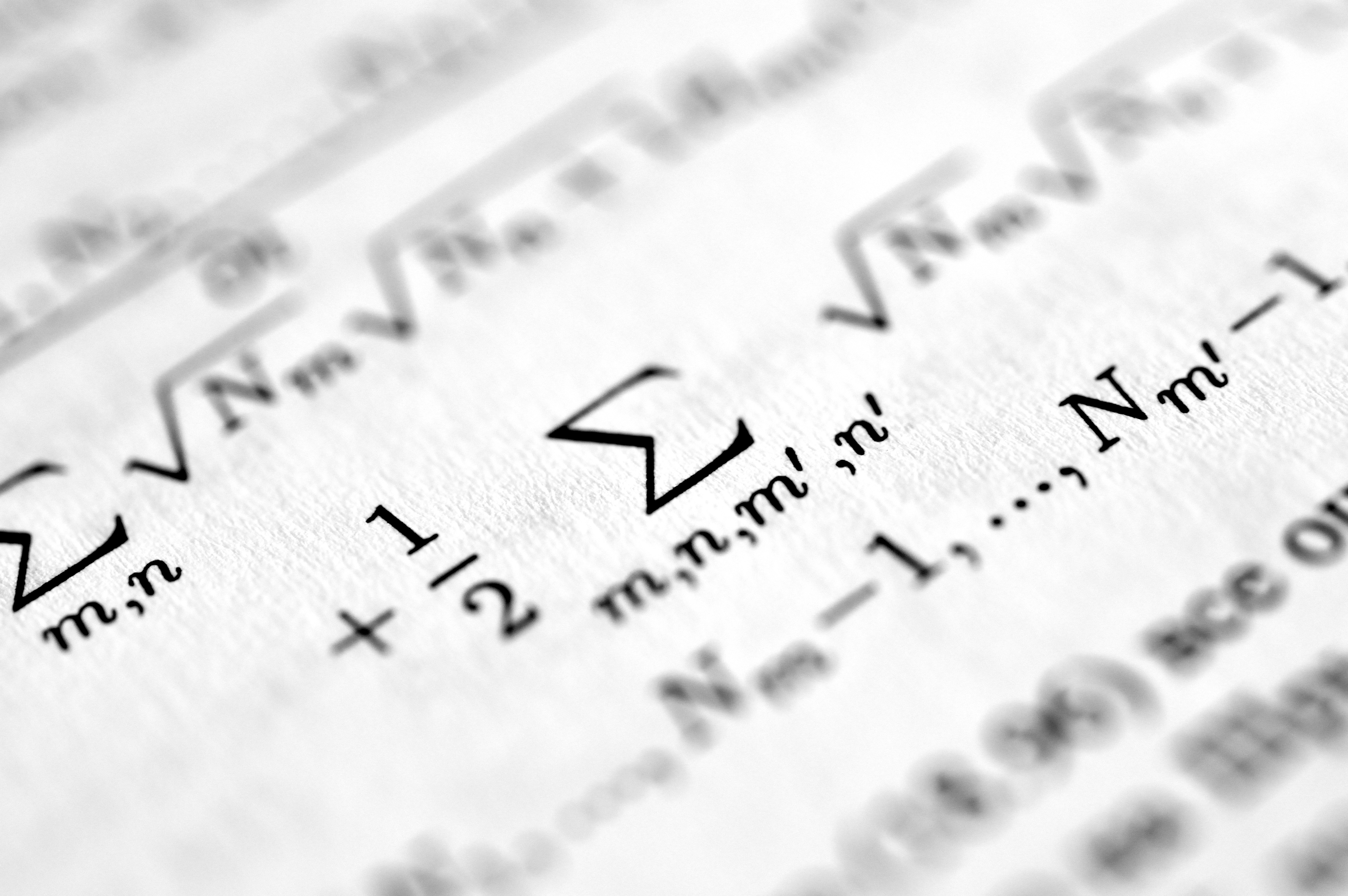 Análisis de geometría de conmutación de la iteración de valor Q deflactado