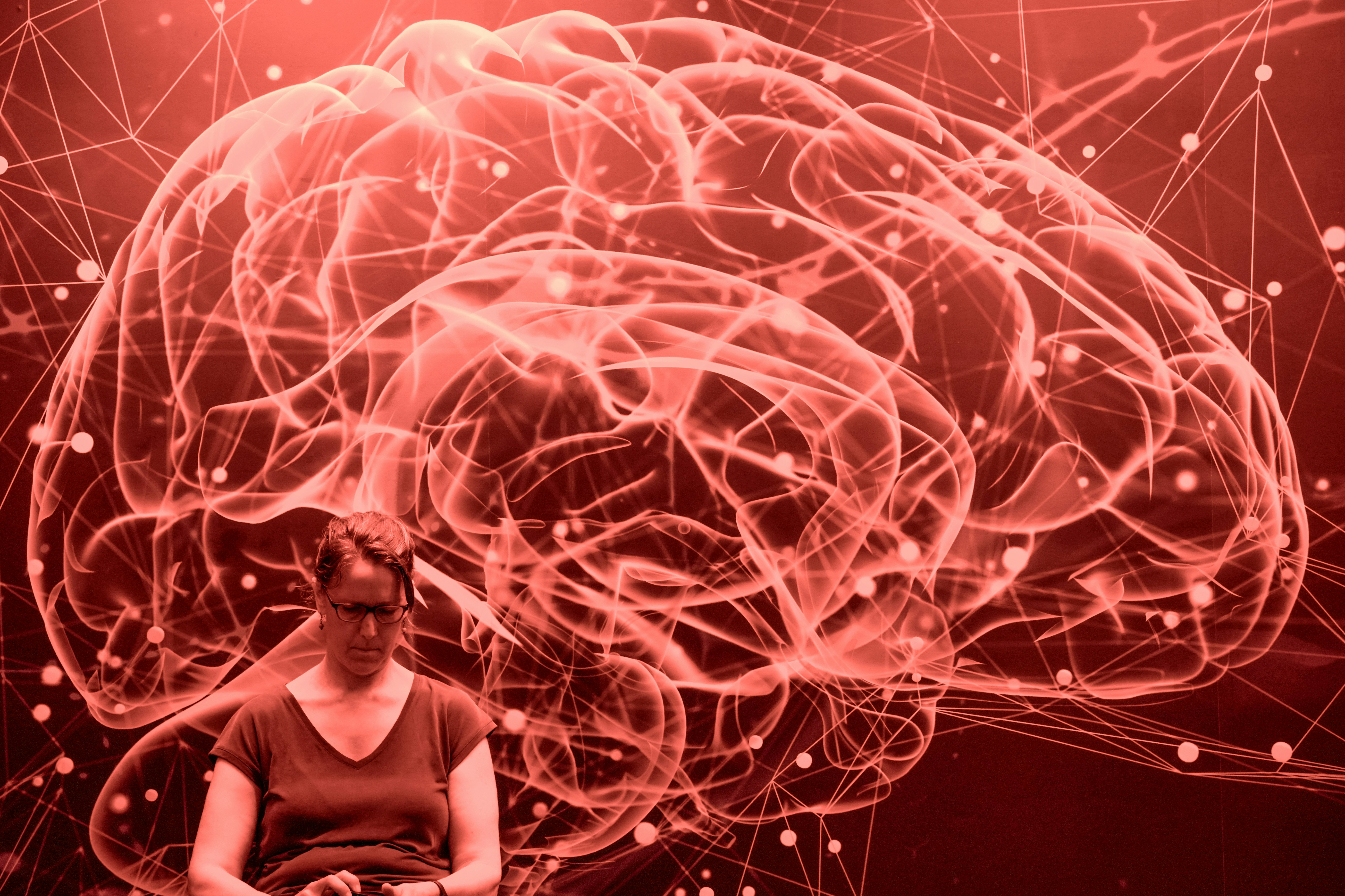 Grafo dinámico con red neuronal de grafos de atención consciente de la similitud para sistemas de recomendación