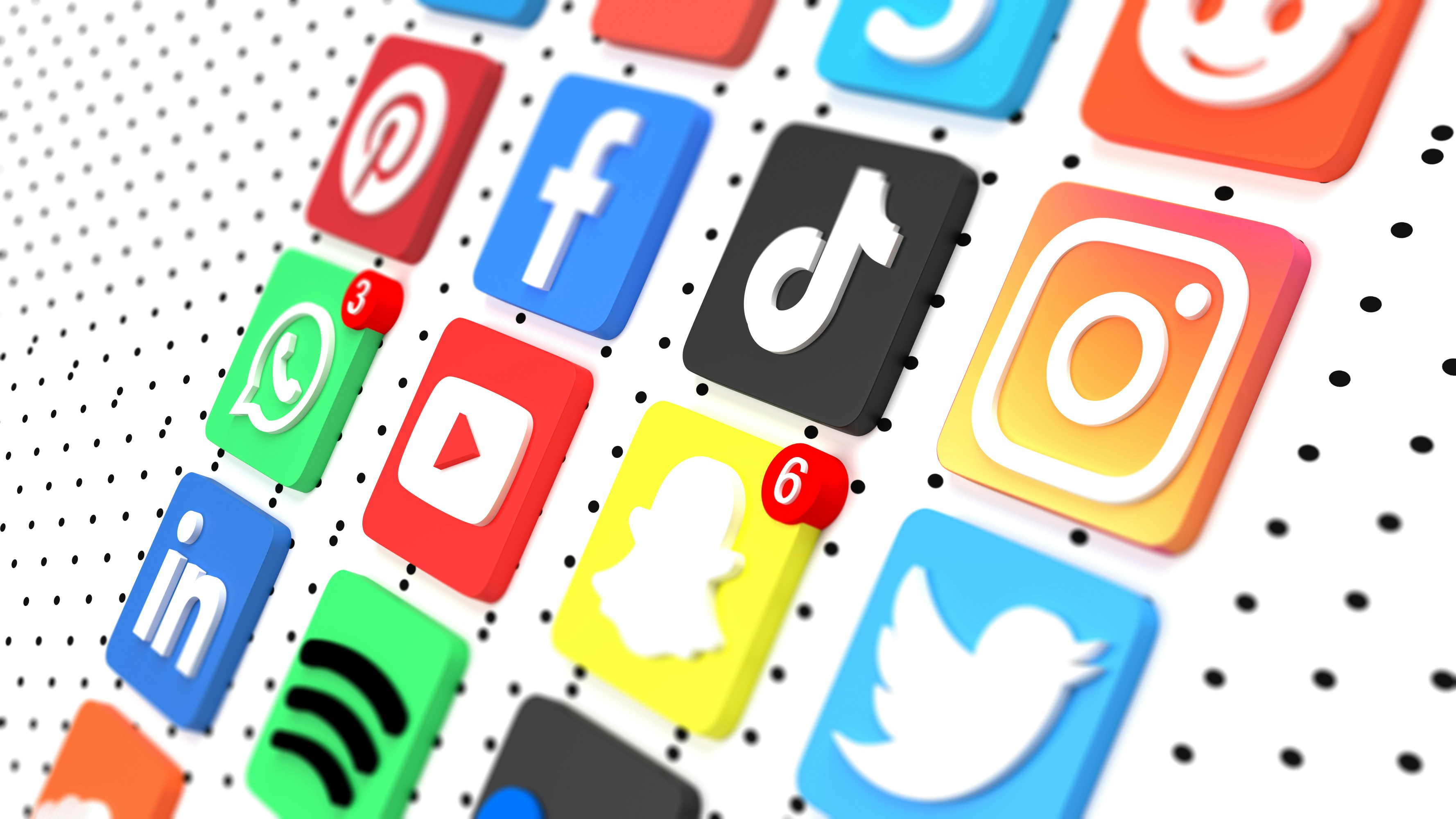 Automatización de redes sociales con plataformas de IA para empresas en 2024