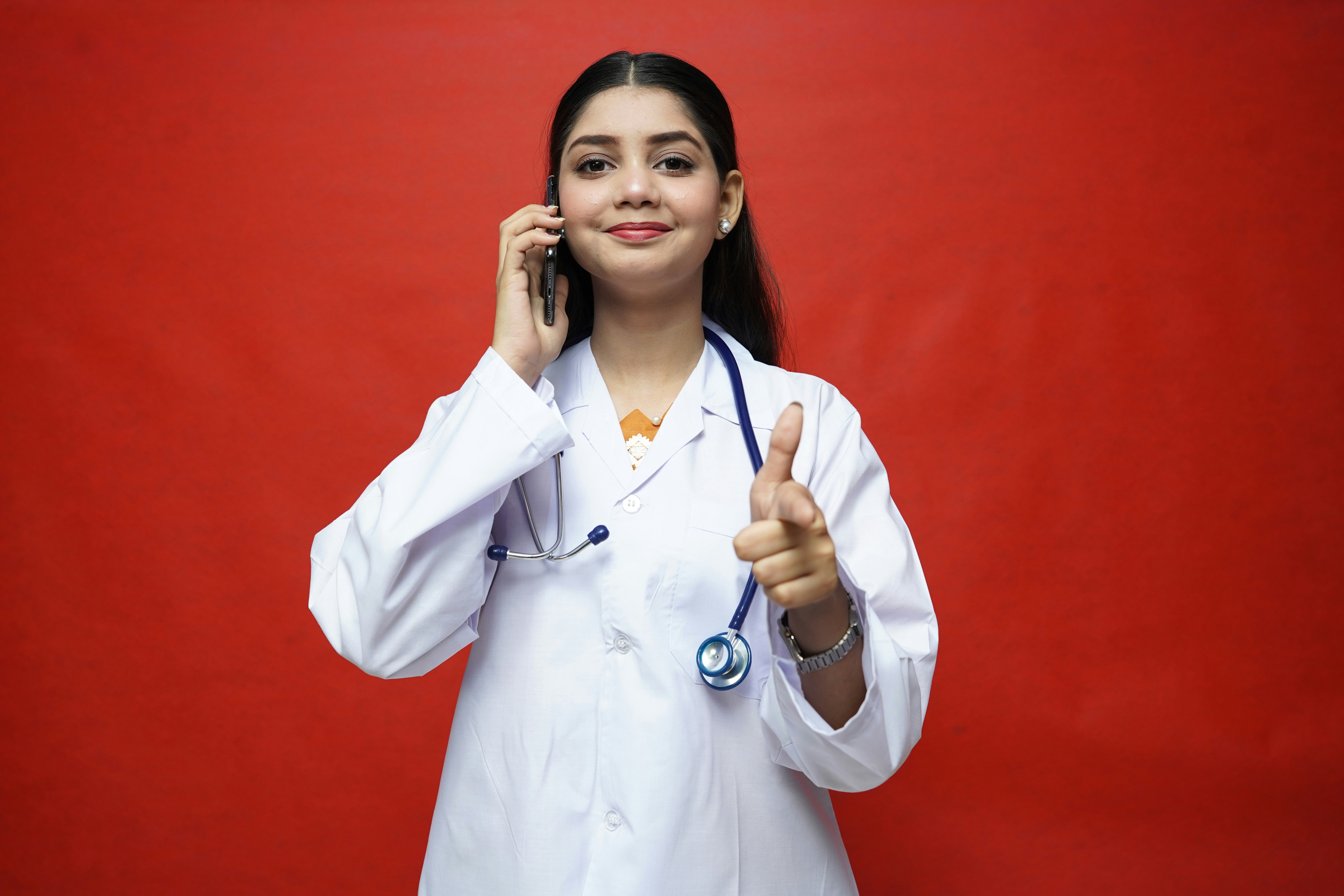 Cómo Implementar un Sistema de Llamadas en la Atención Médica Basado en Inteligencia Artificial: Guía Paso a Paso 2025