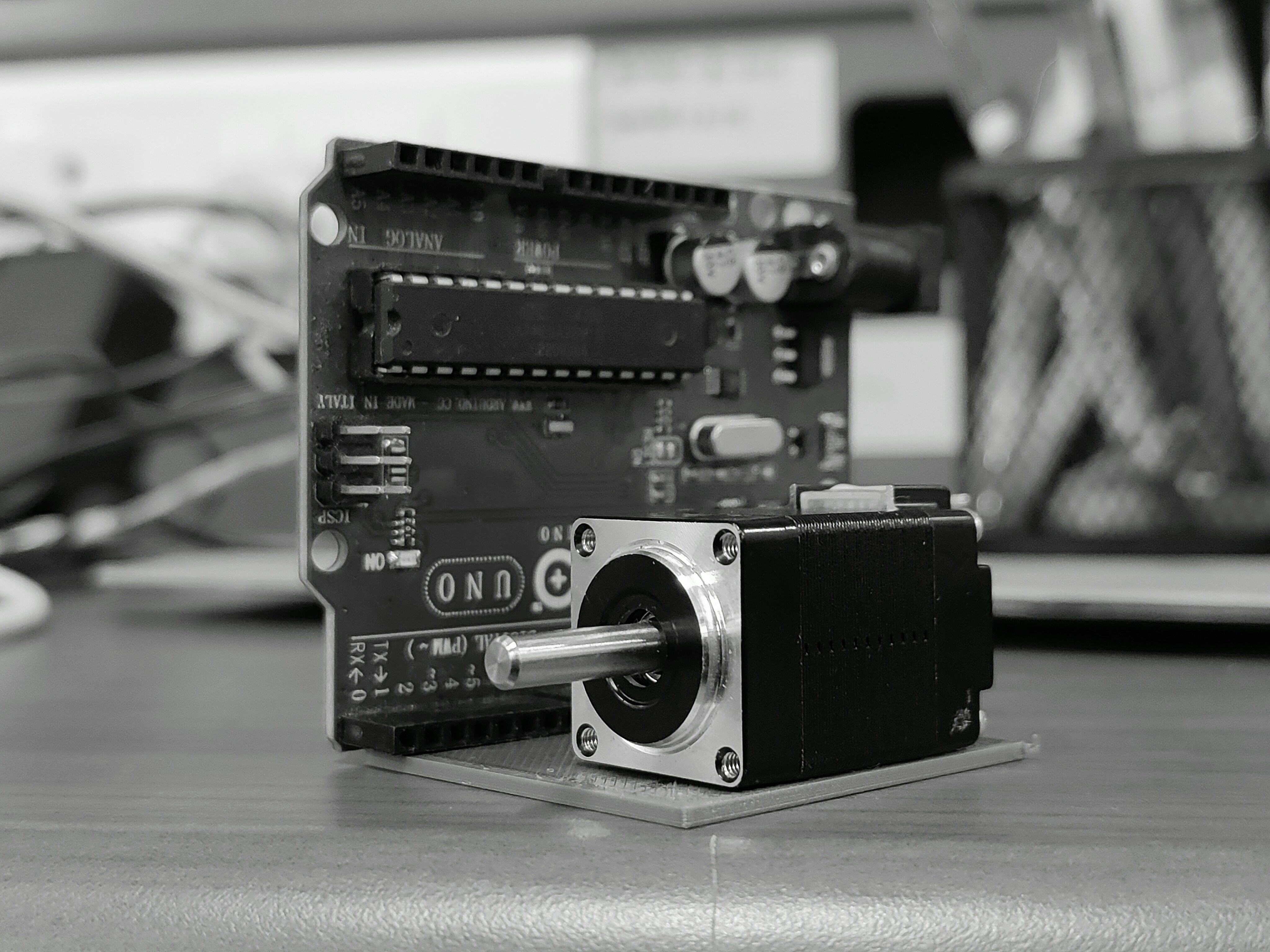 HELVAE: Autoencoders Multimodales con Divergencia Hellinger