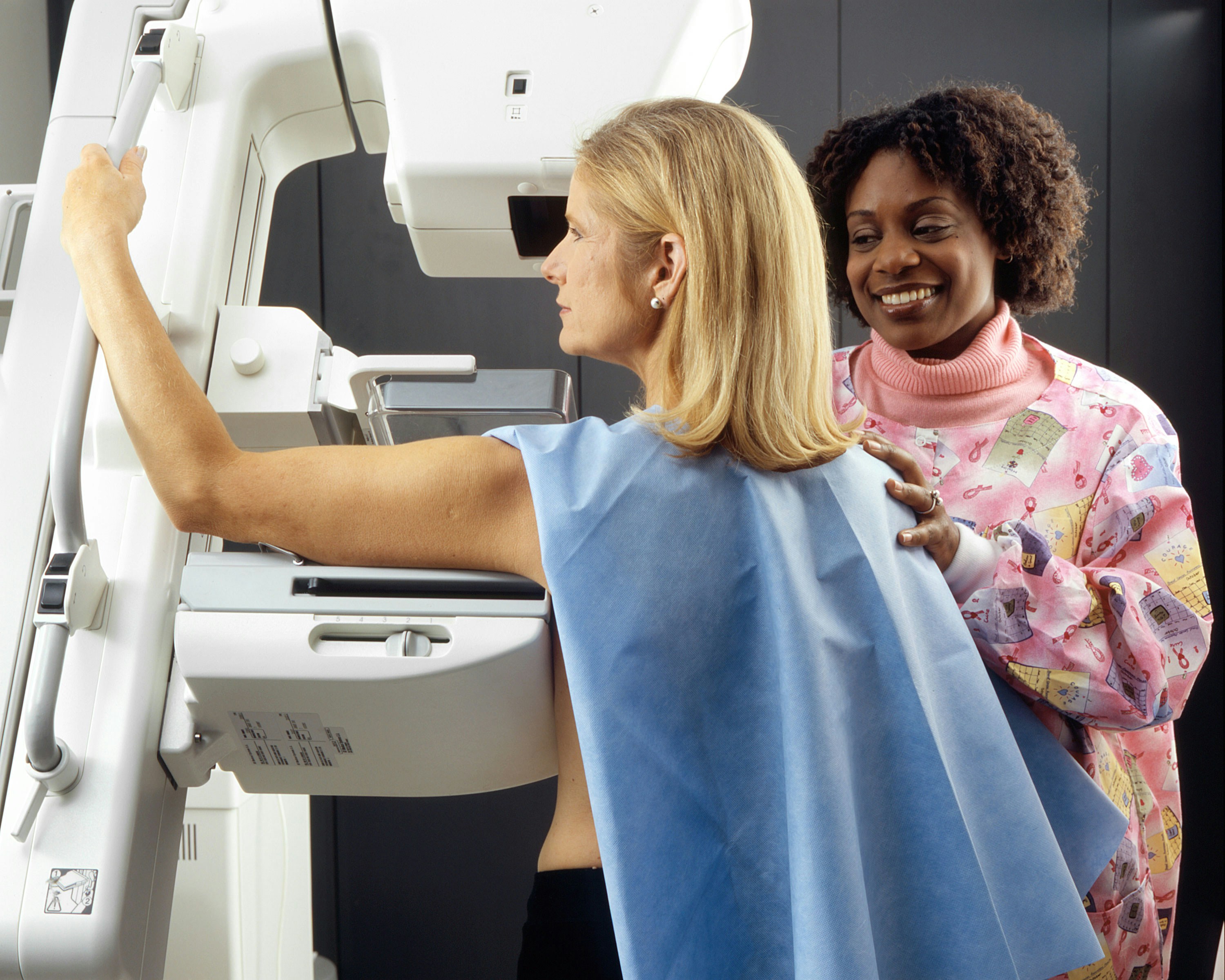 IA empática y agentiva en enfermería para navegación del cáncer