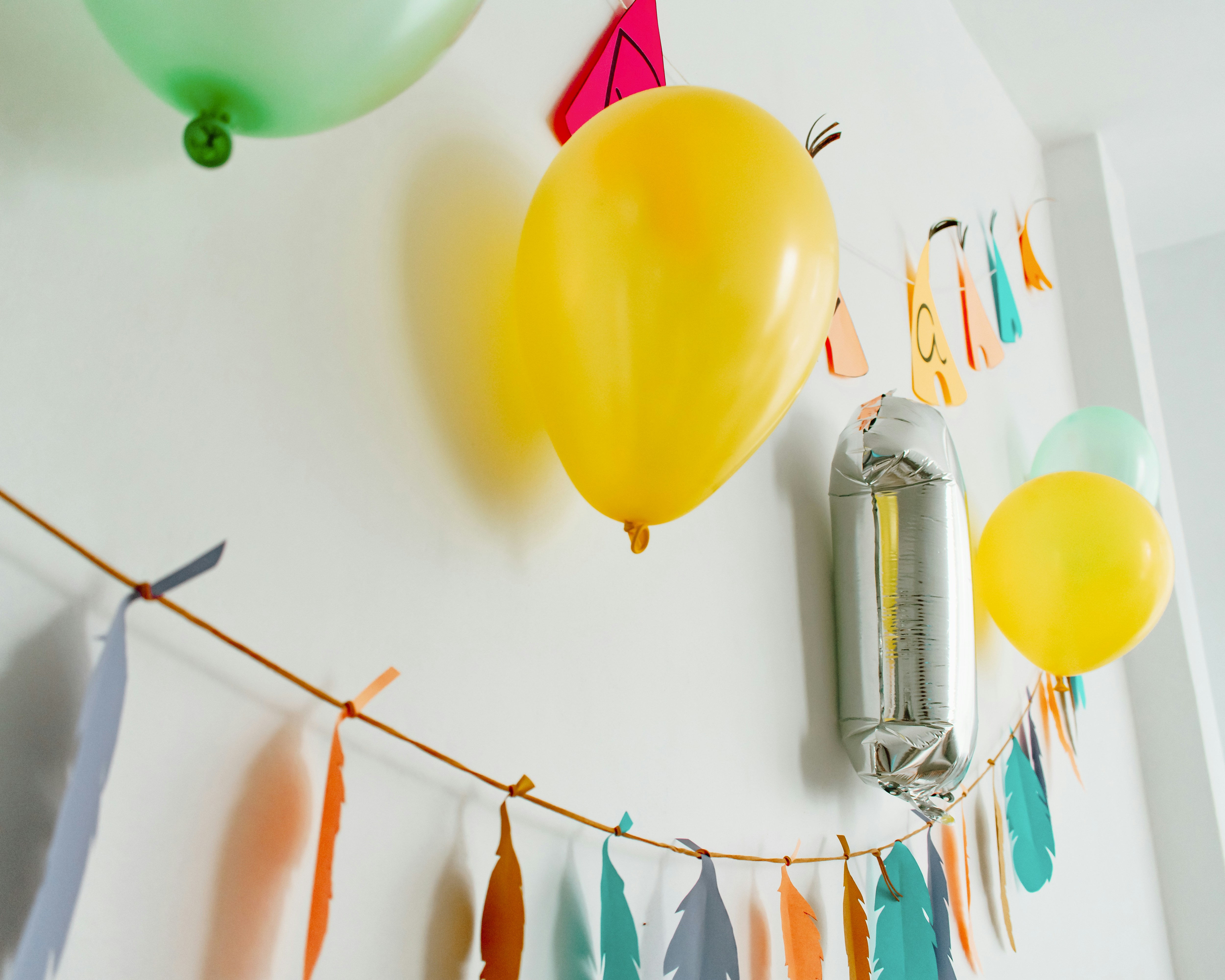 Ideas sencillas de decoración para fiestas que puedes generar usando IA