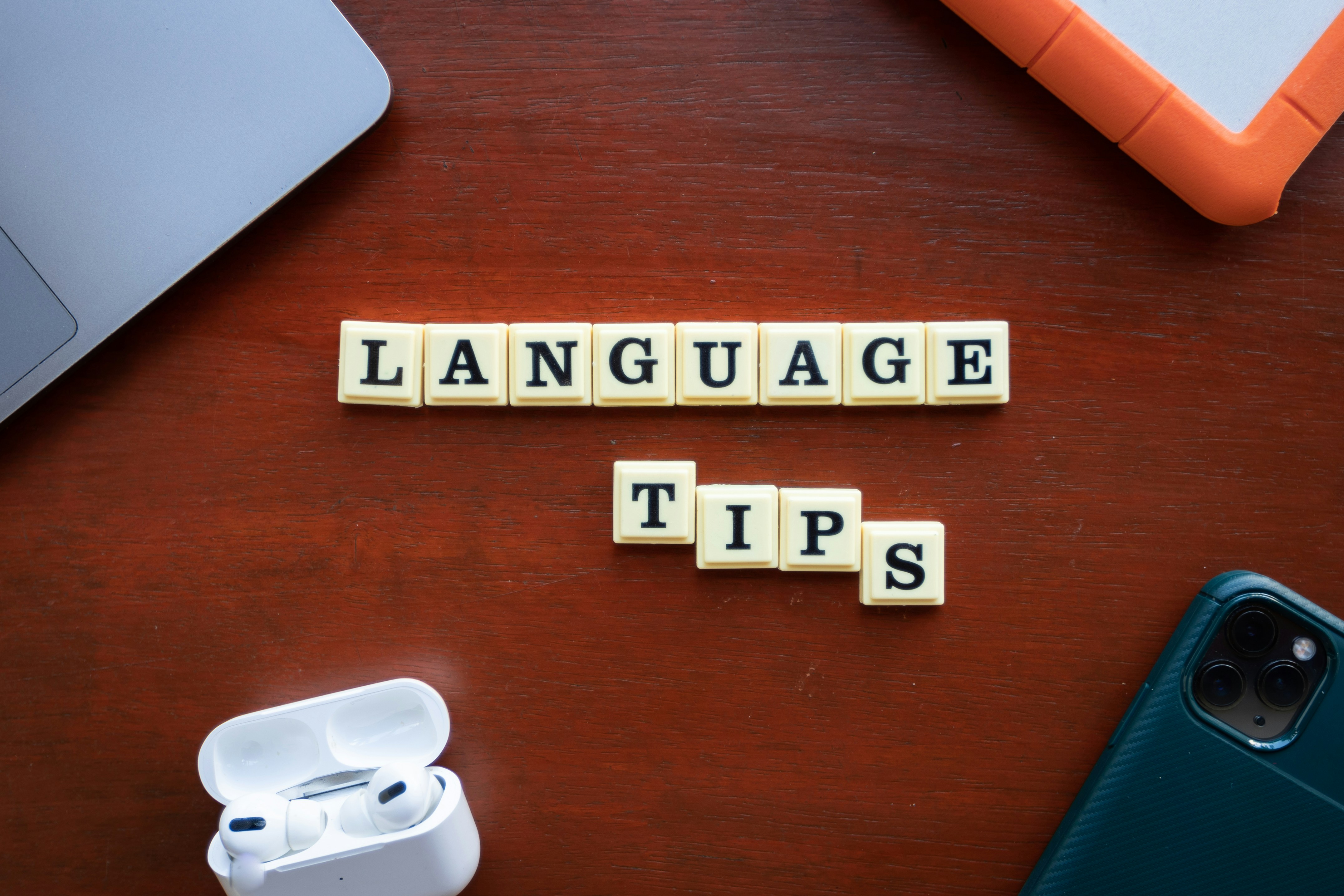 Idioma fuente en ICL multilingüe: ¿el inglés no basta?