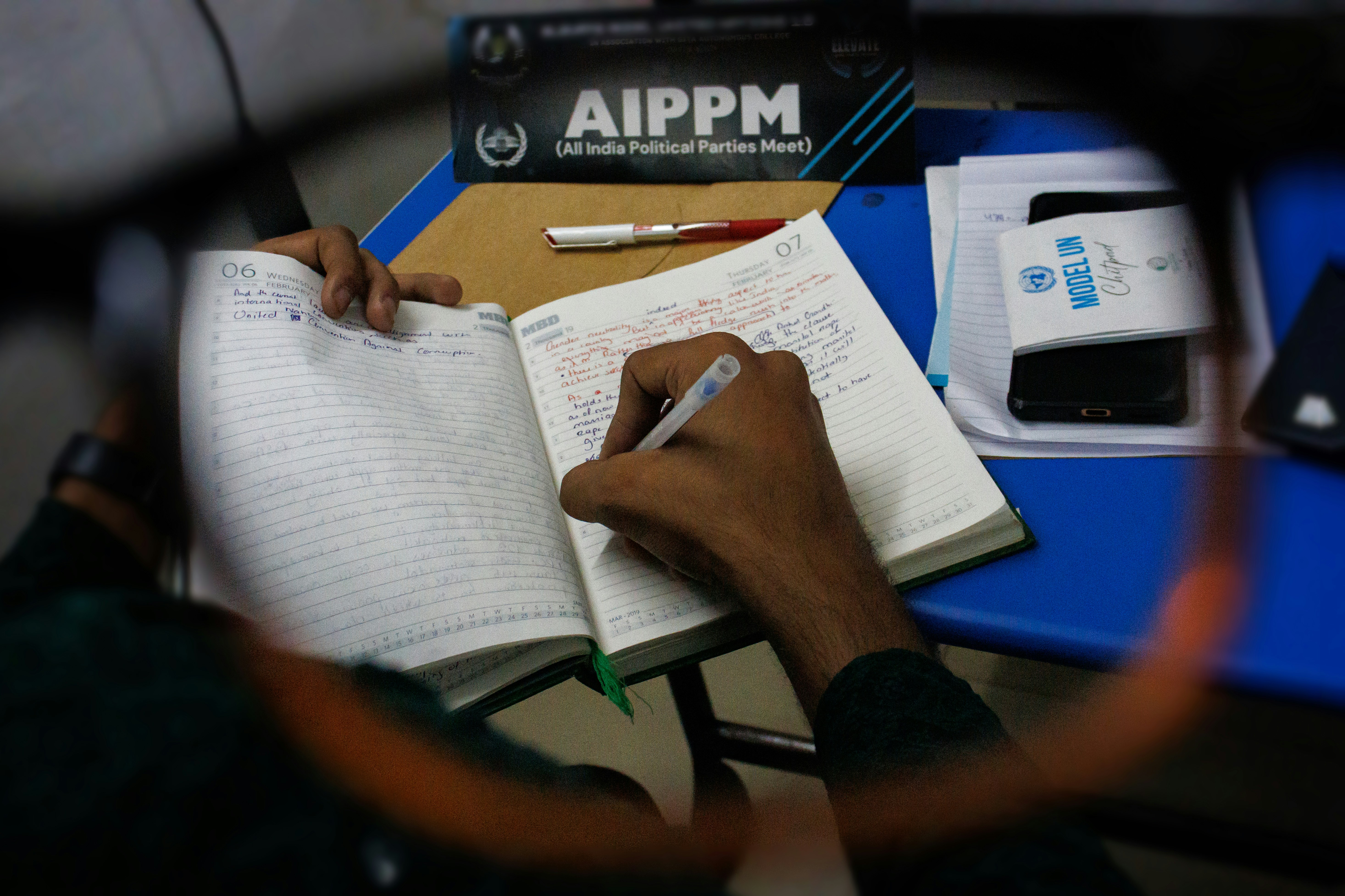 IFPV: Un Marco Integrado Multiagente para la Planificación Operativa Generativa y la Verificación de Planes de Alta Fidelidad