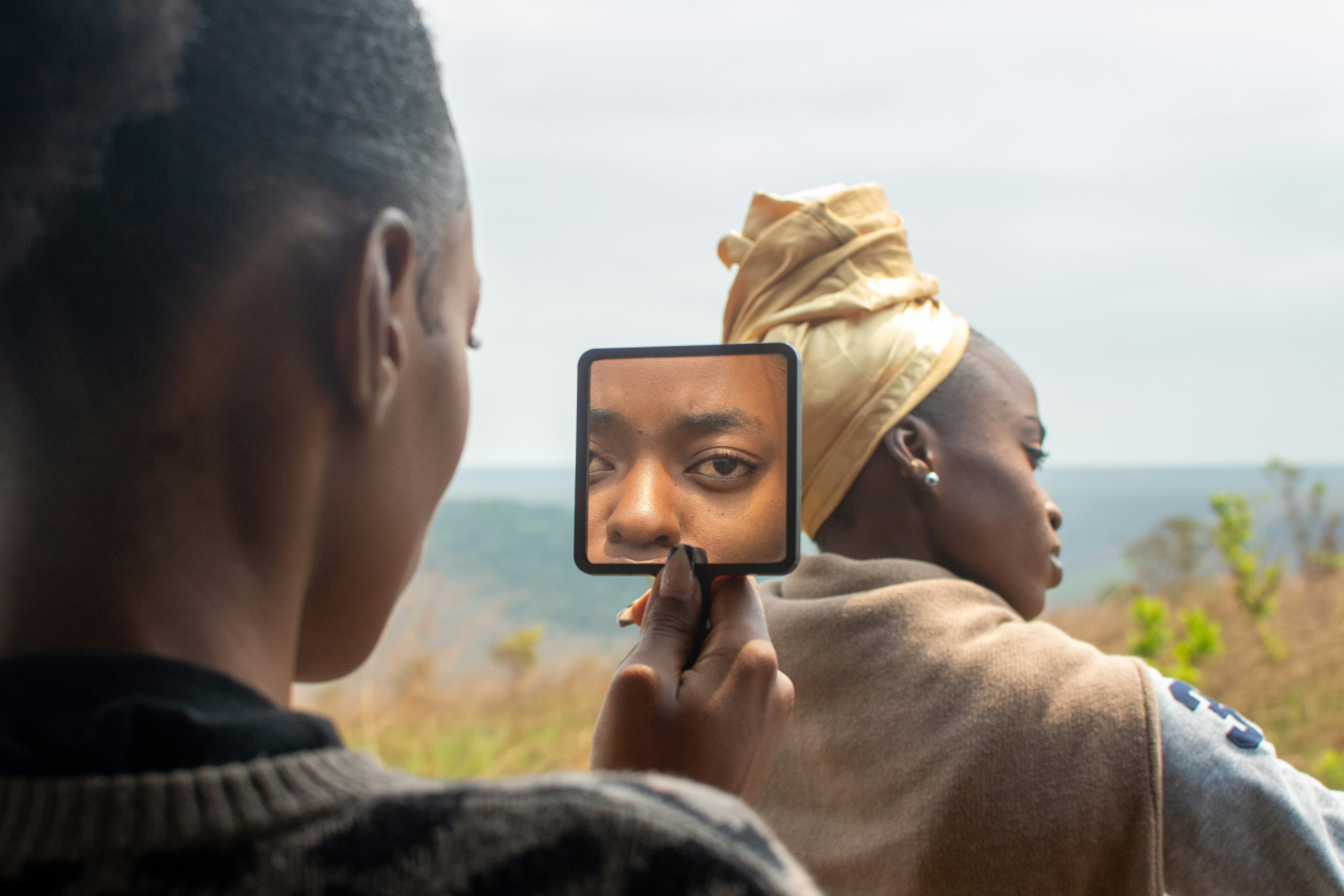 La IA Consciente de Sí Misma: Revelando el Futuro de la Detección de Prejuicios