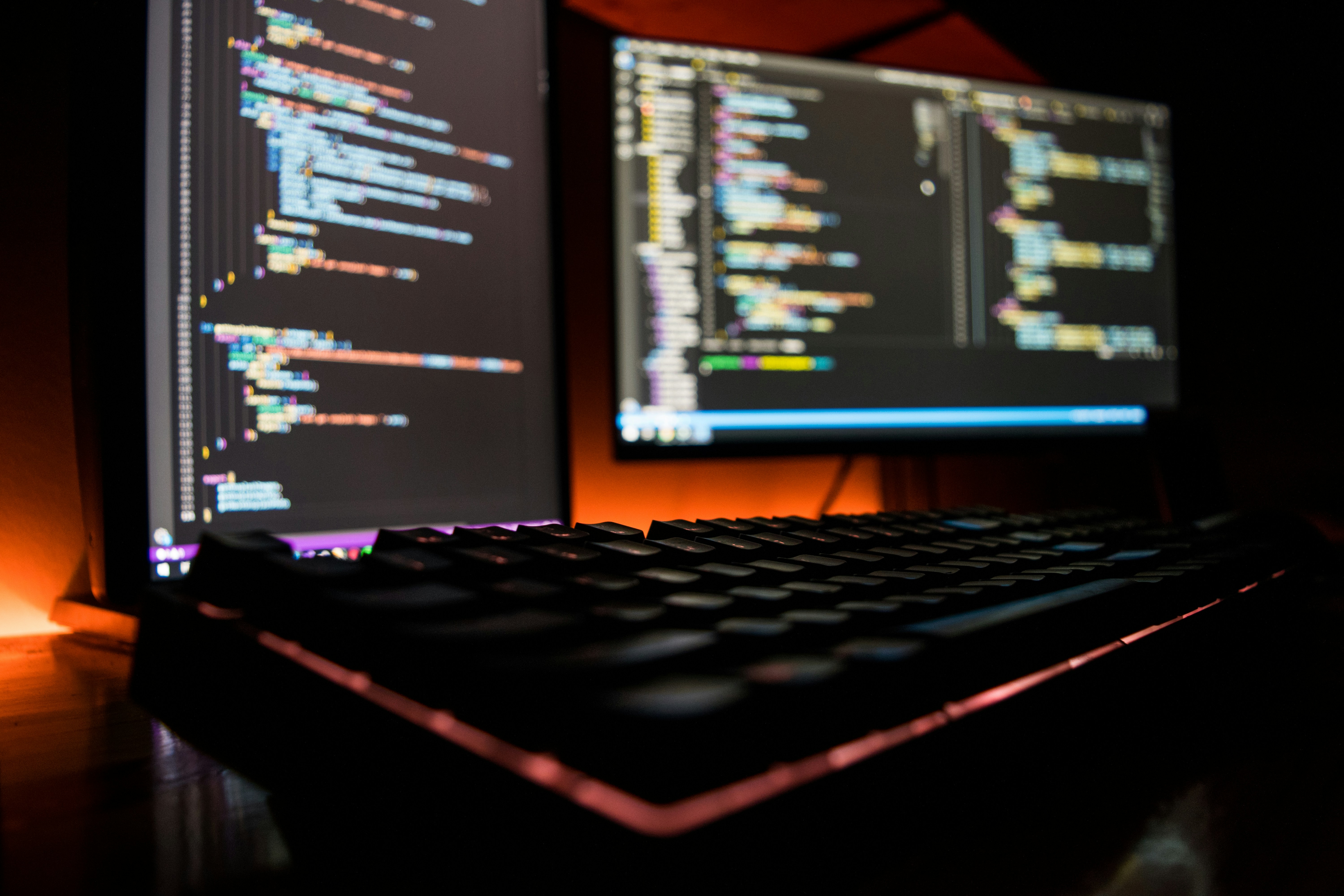 ¿Cómo se puede introducir un software de escritorio a medida sin interrumpir las operaciones?