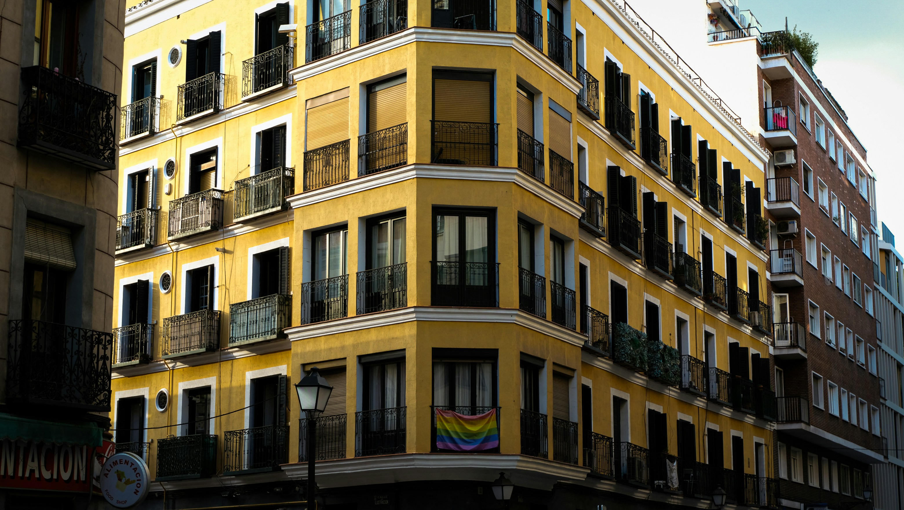 Cómo implementar el desarrollo de una tienda online de la empresa en España para 2025 para obtener el máximo ROI