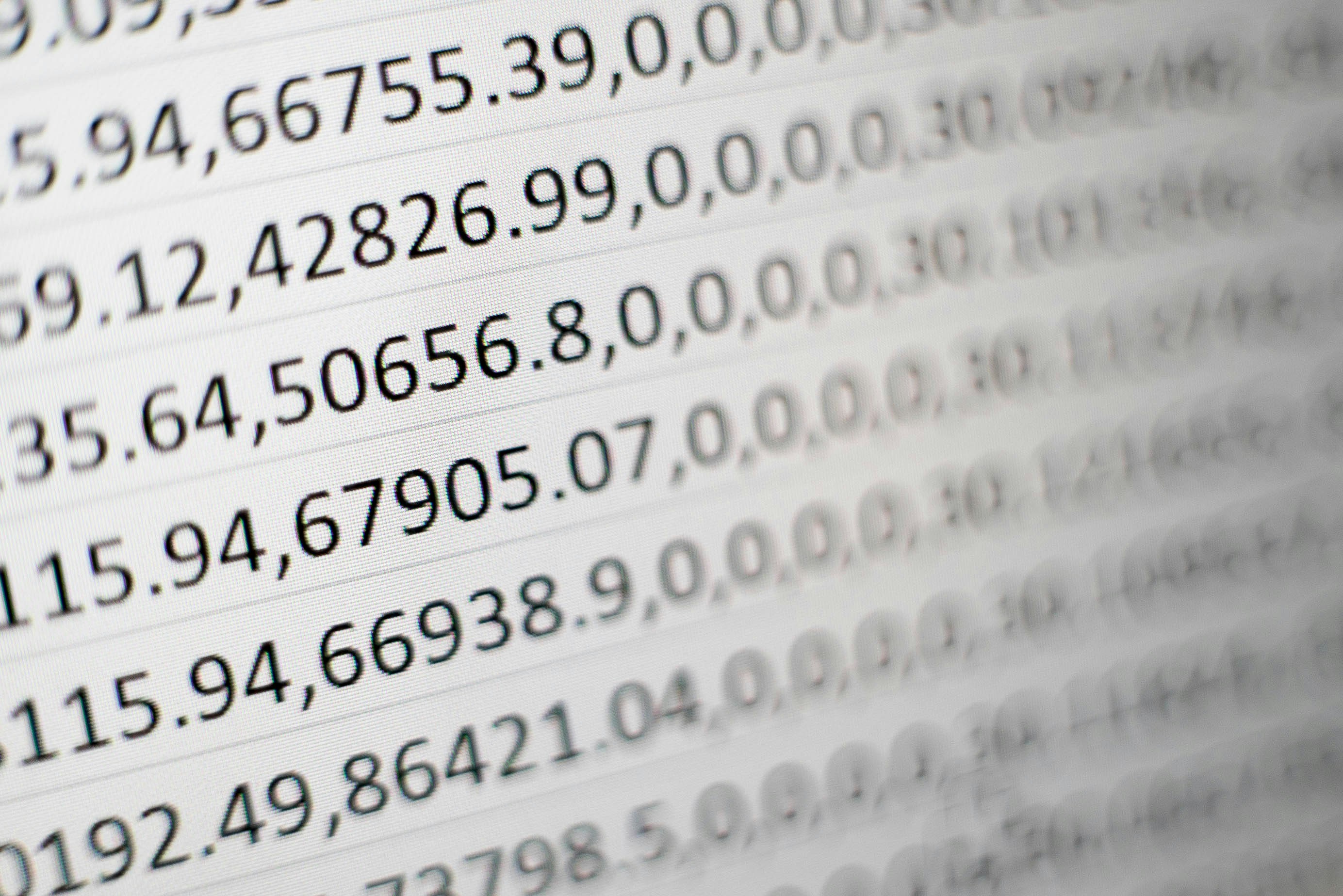 ¡Oye, esos son mis datos! Inferencia de conjuntos de datos únicamente mediante tokens en modelos de lenguaje grandes.