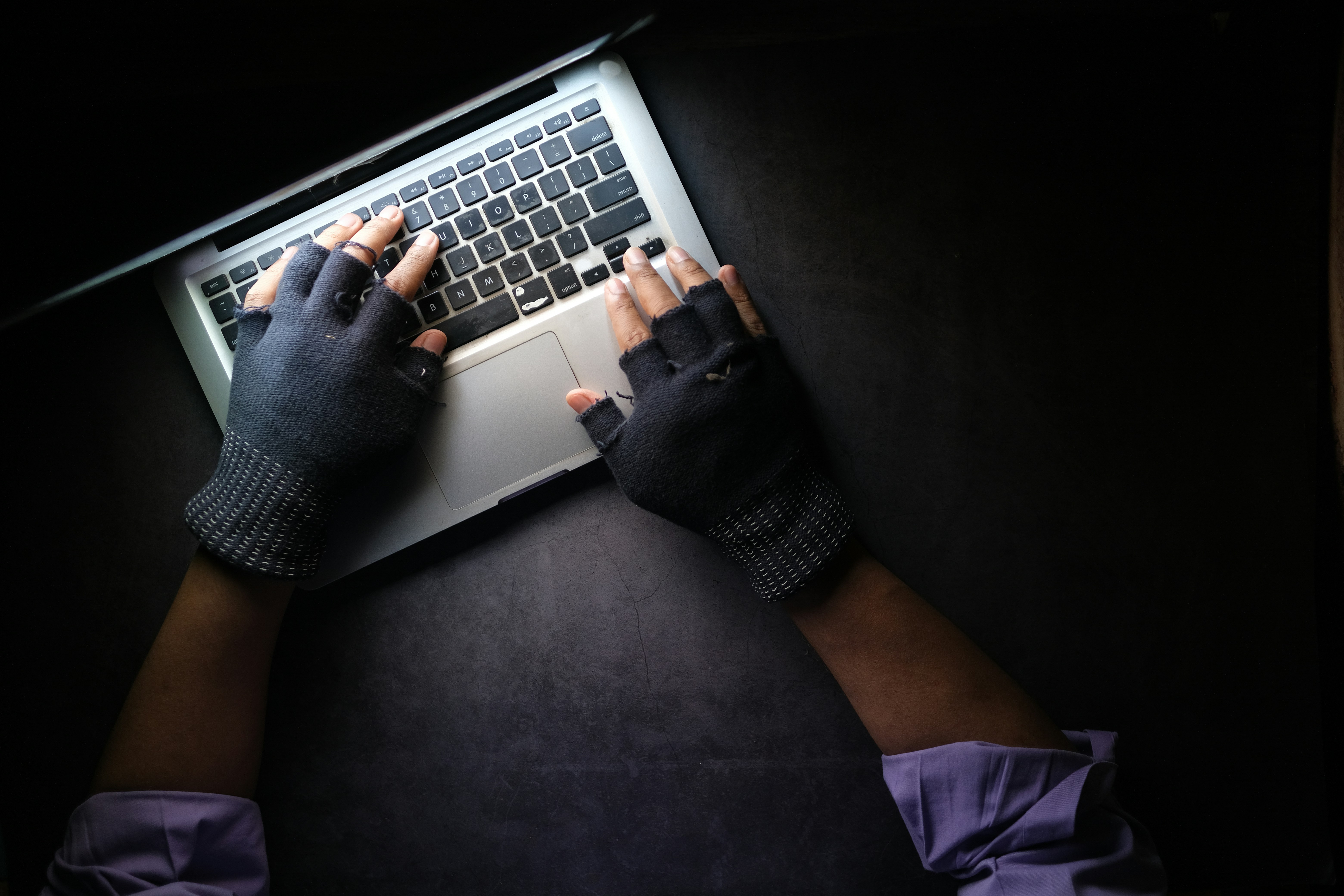 Informe de Delitos en Internet de 2025 del FBI