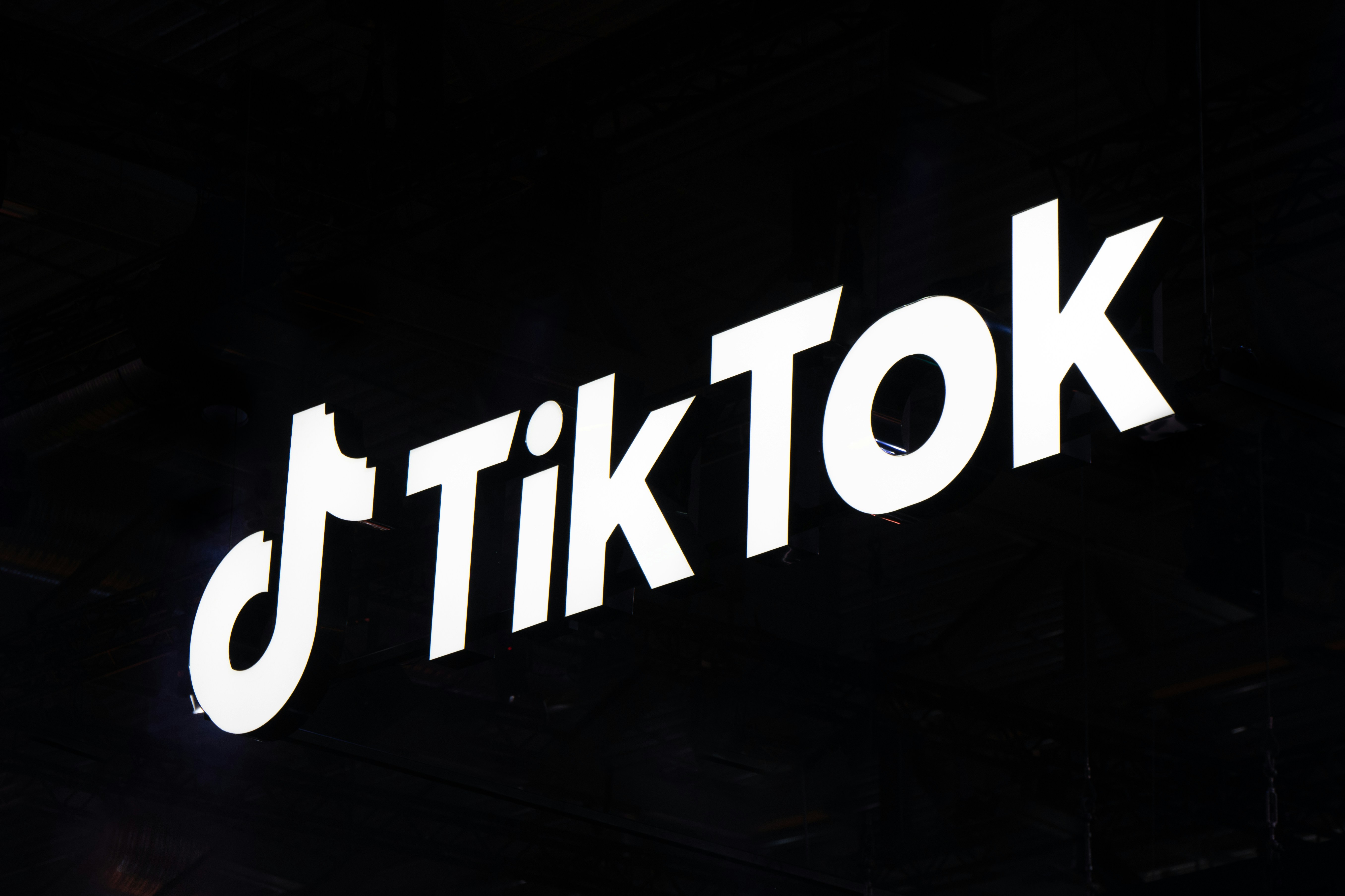 TikTok recomienda porno a niños, dice informe