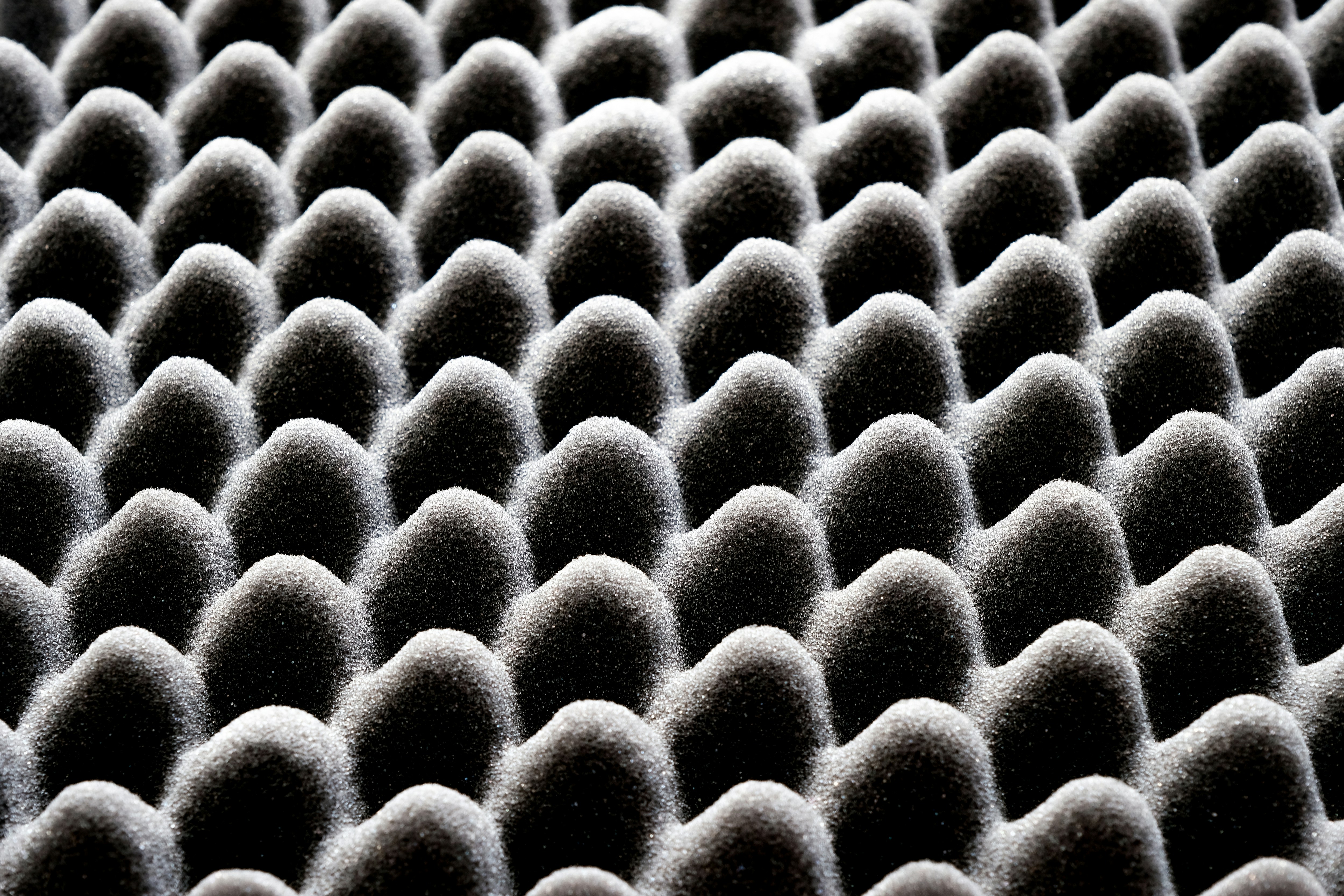 Integración de microcápsulas termocrómicas dinámicas para la gestión térmica adaptativa en textiles inteligentes