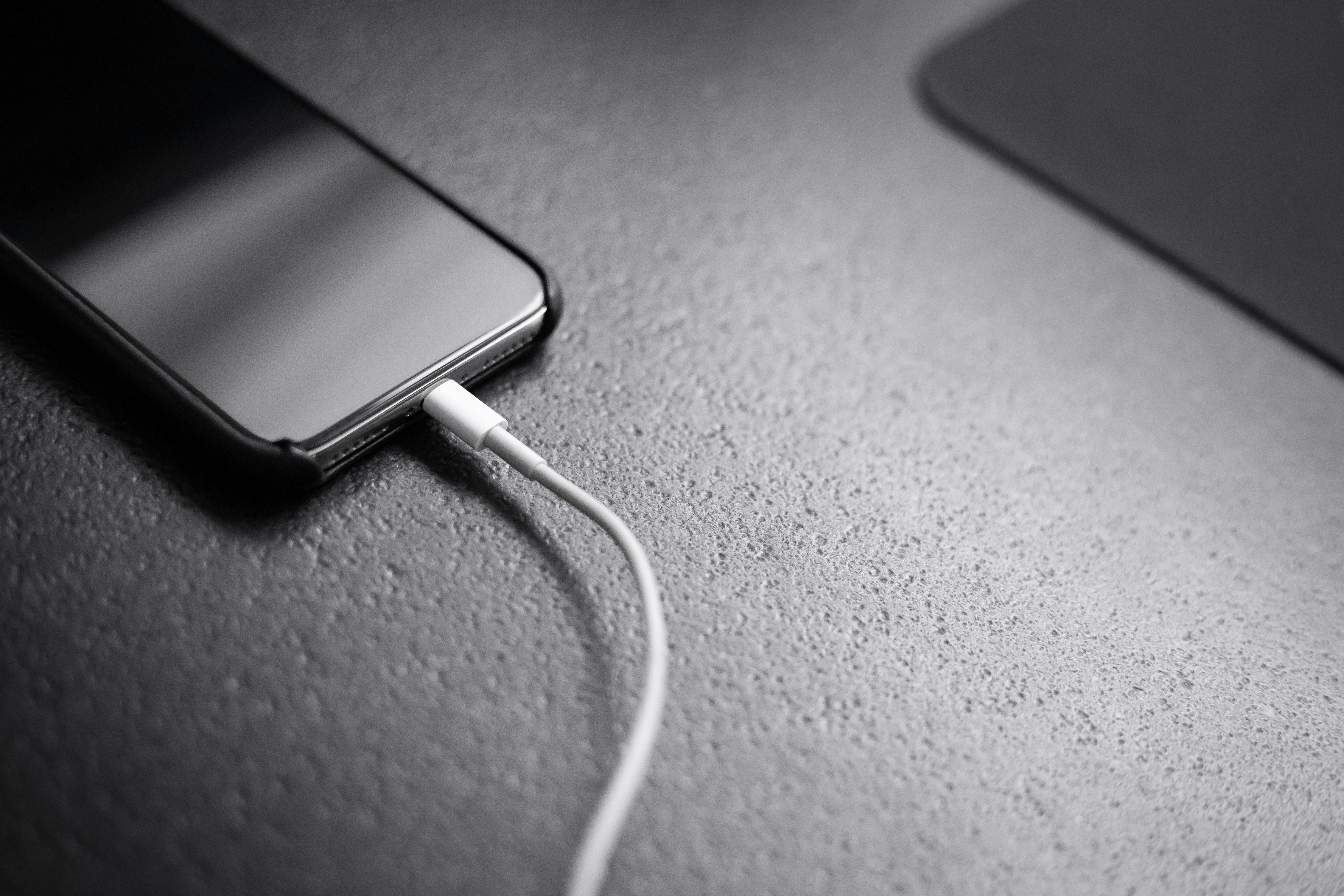 Actualiza iOS ahora para solucionar problemas de carga en tu iPhone