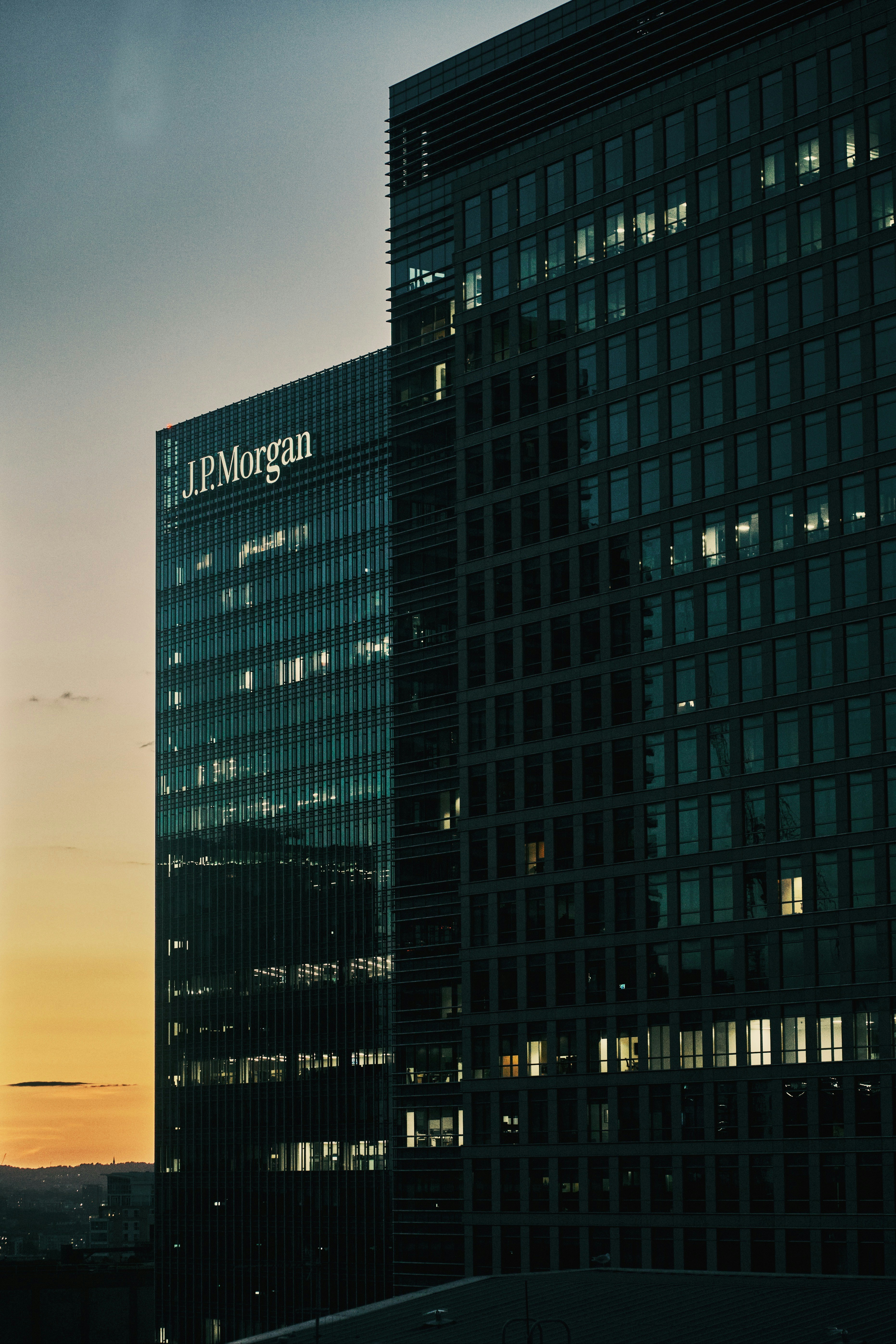 Inversiones de JPMorgan anuncian un plan de $1,5 trillones para invertir en empresas estadounidenses: 'Esta necesita más velocidad y inversión'