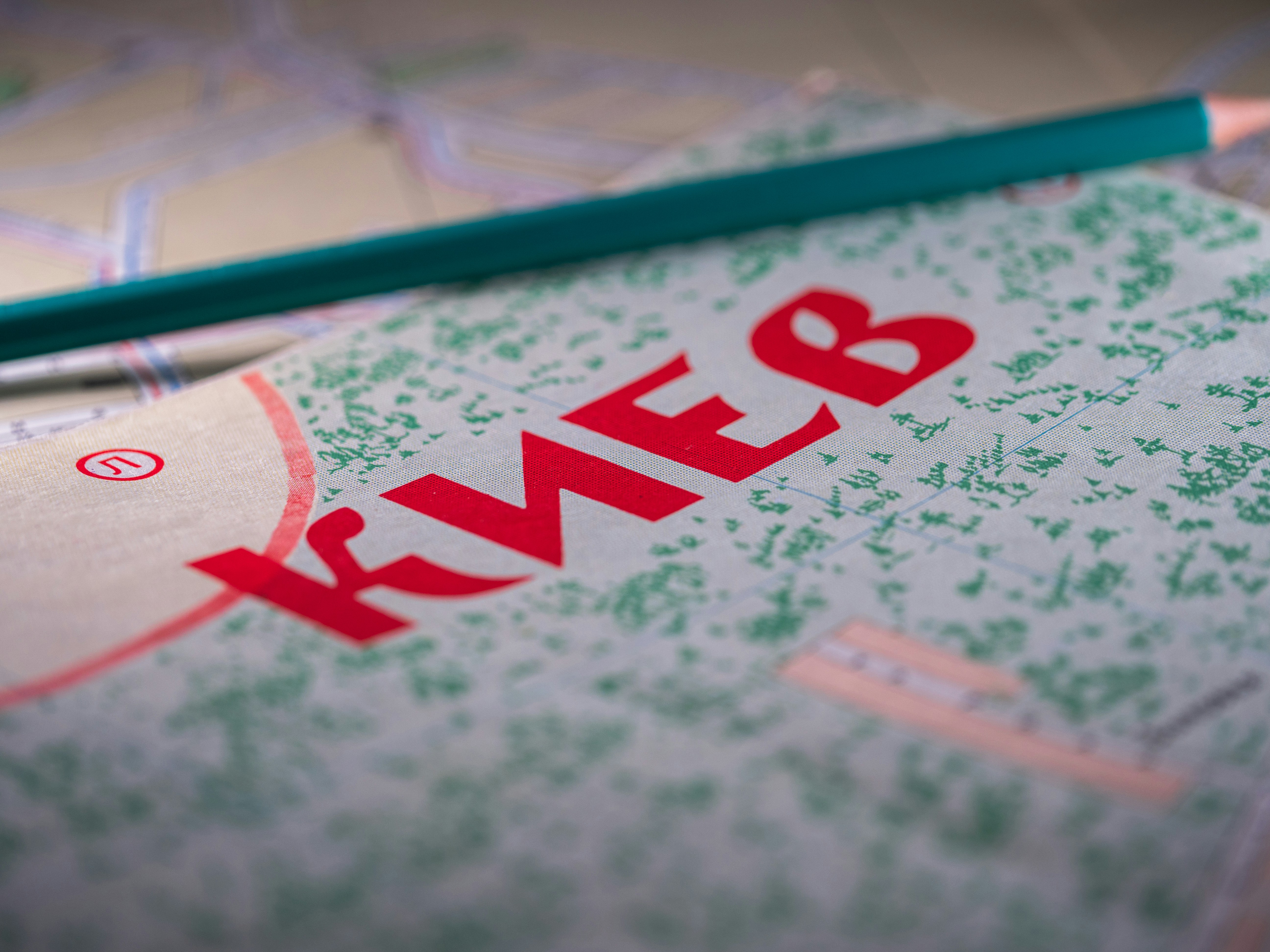 K-MetBench: Un punto de referencia multidimensional para la evaluación detallada del razonamiento experto, la localidad y la multimodalidad en meteorología