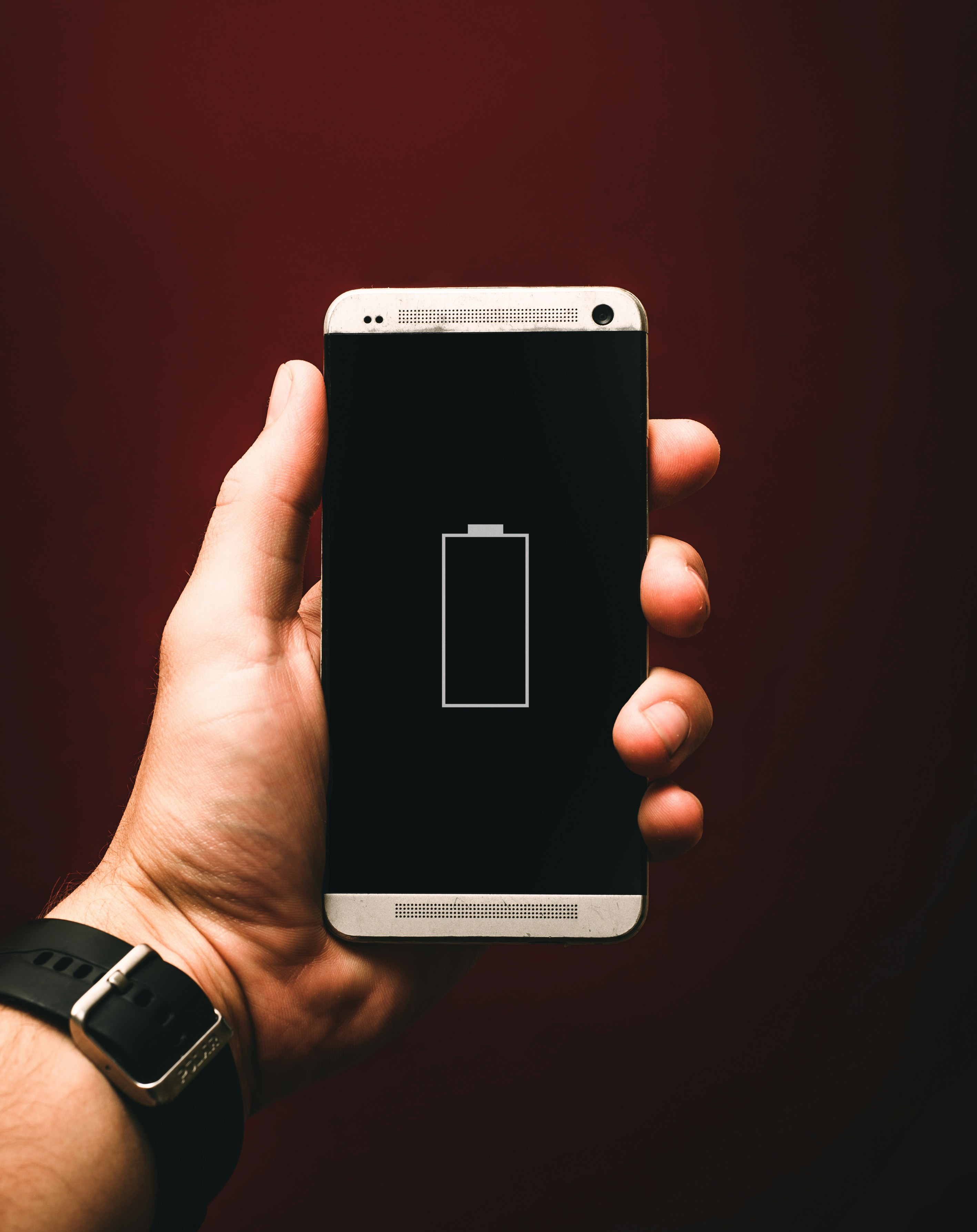 La batería del teléfono de mi madre explotó — señales de advertencia