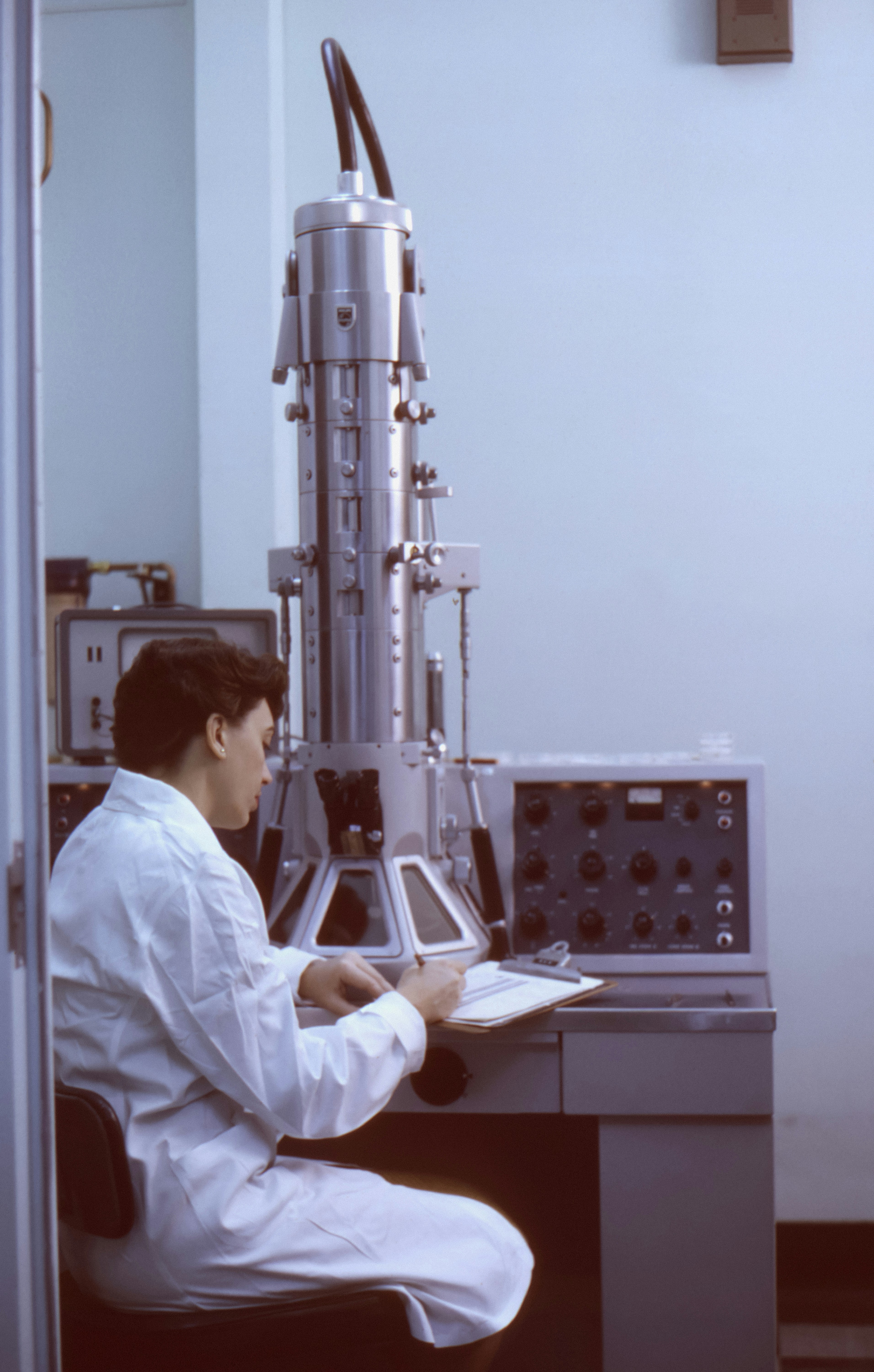 Hacia una ingeniería de la ciencia: Reequilibrando generación y verificación en la era de la IA