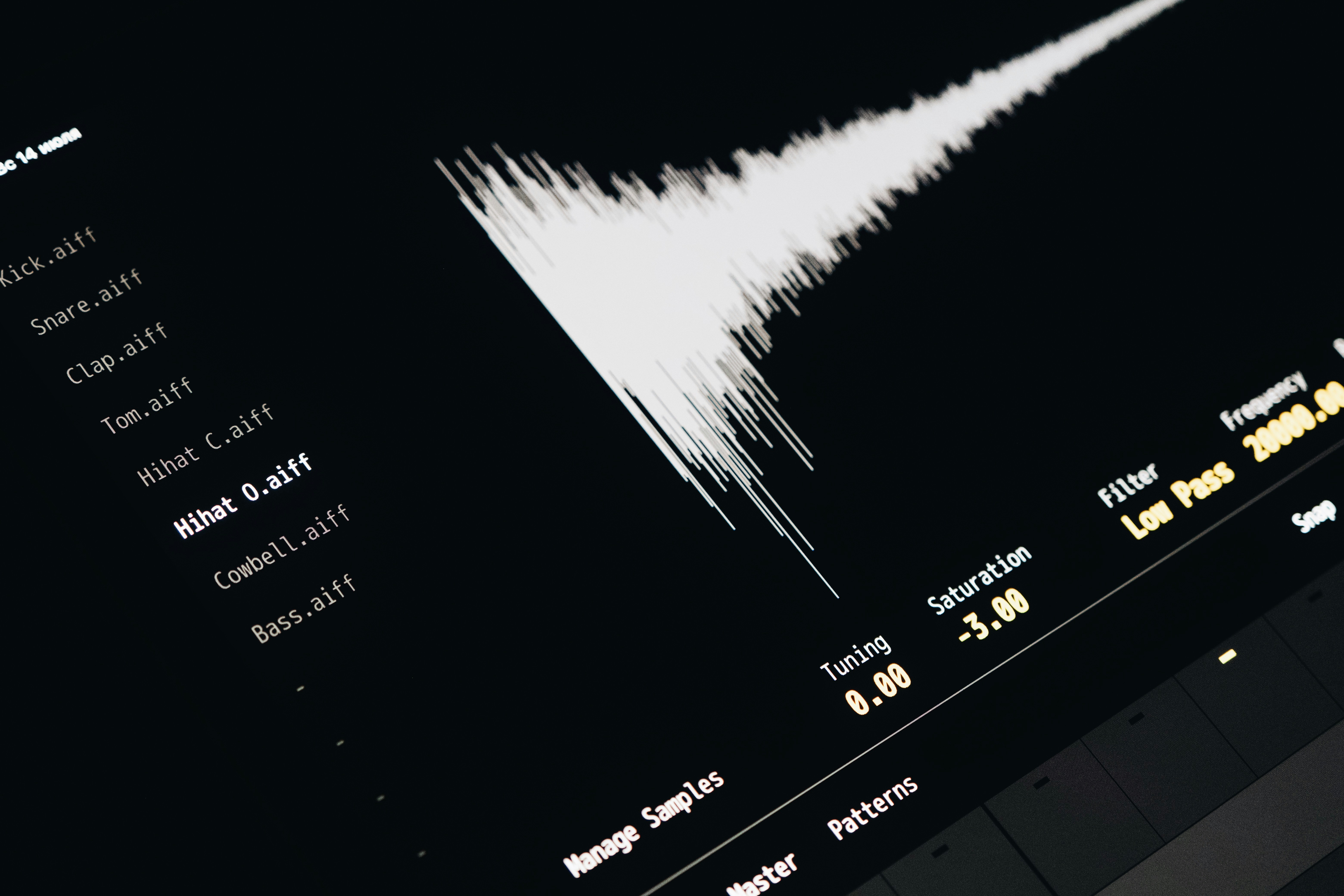 La Maldición de la Alineación: transferencia de texto potencia ataques de audio