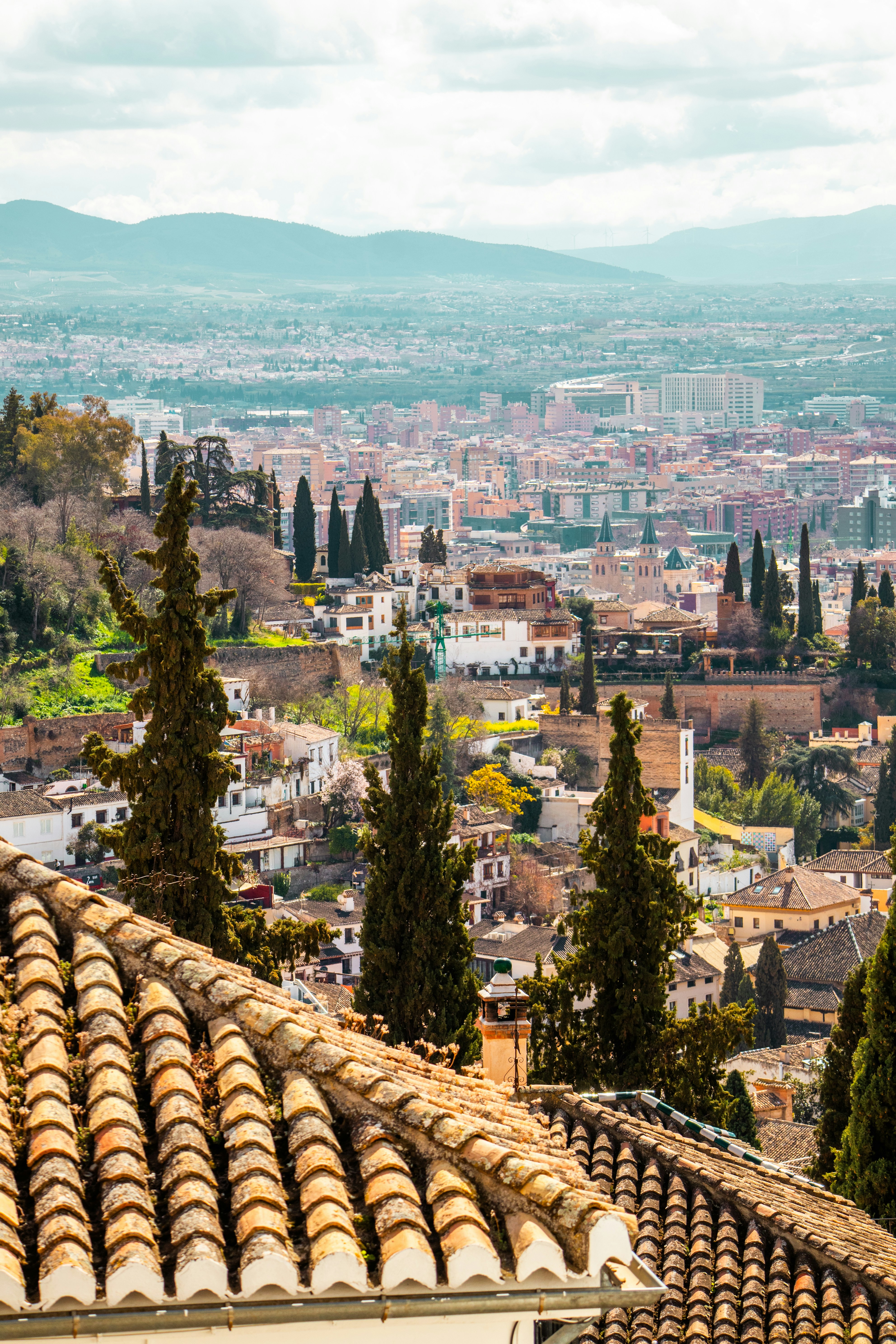 La guía definitiva para encontrar programación personalizada en Granada