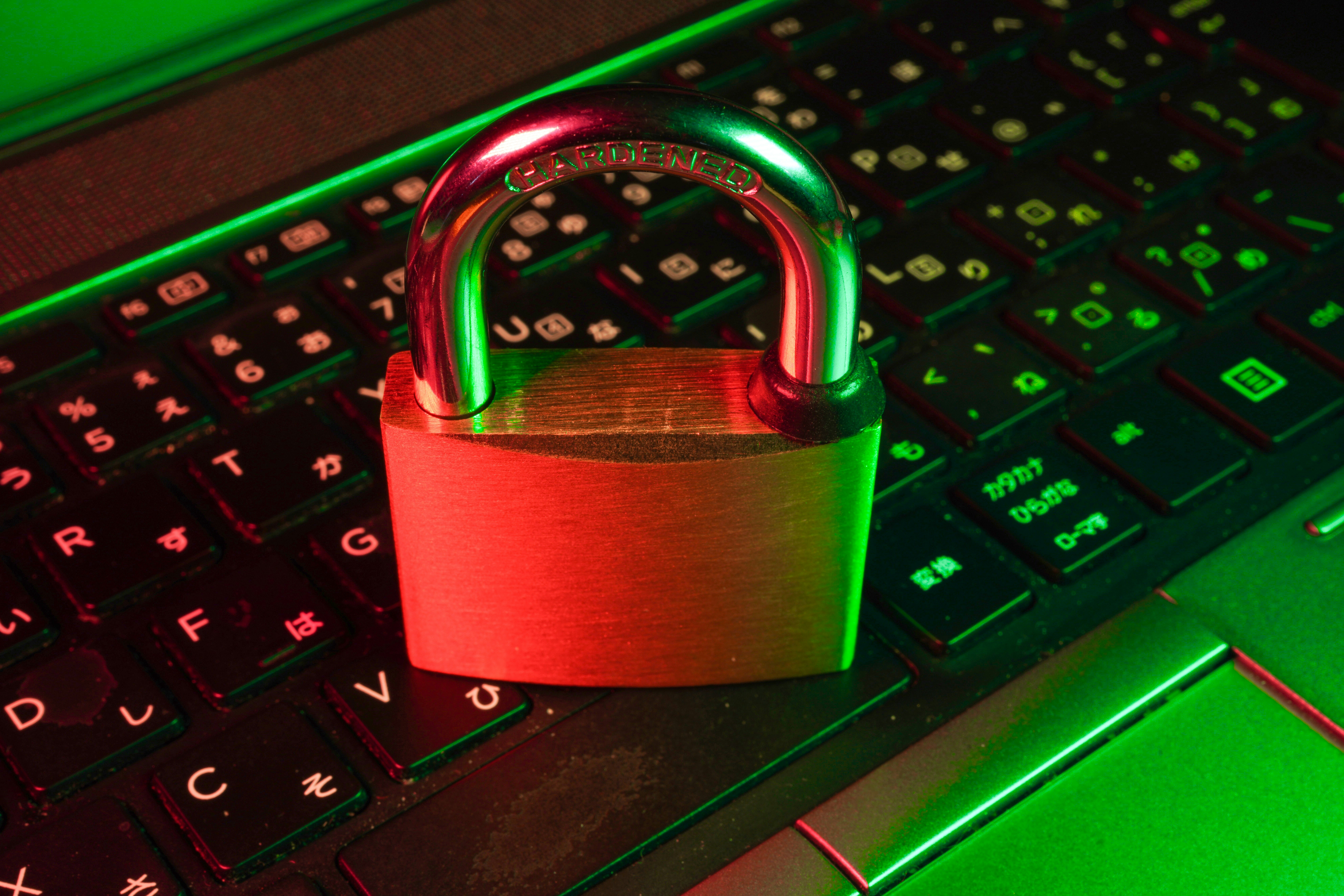 Prácticas ciberseguridad esenciales para proteger tus datos en 2025