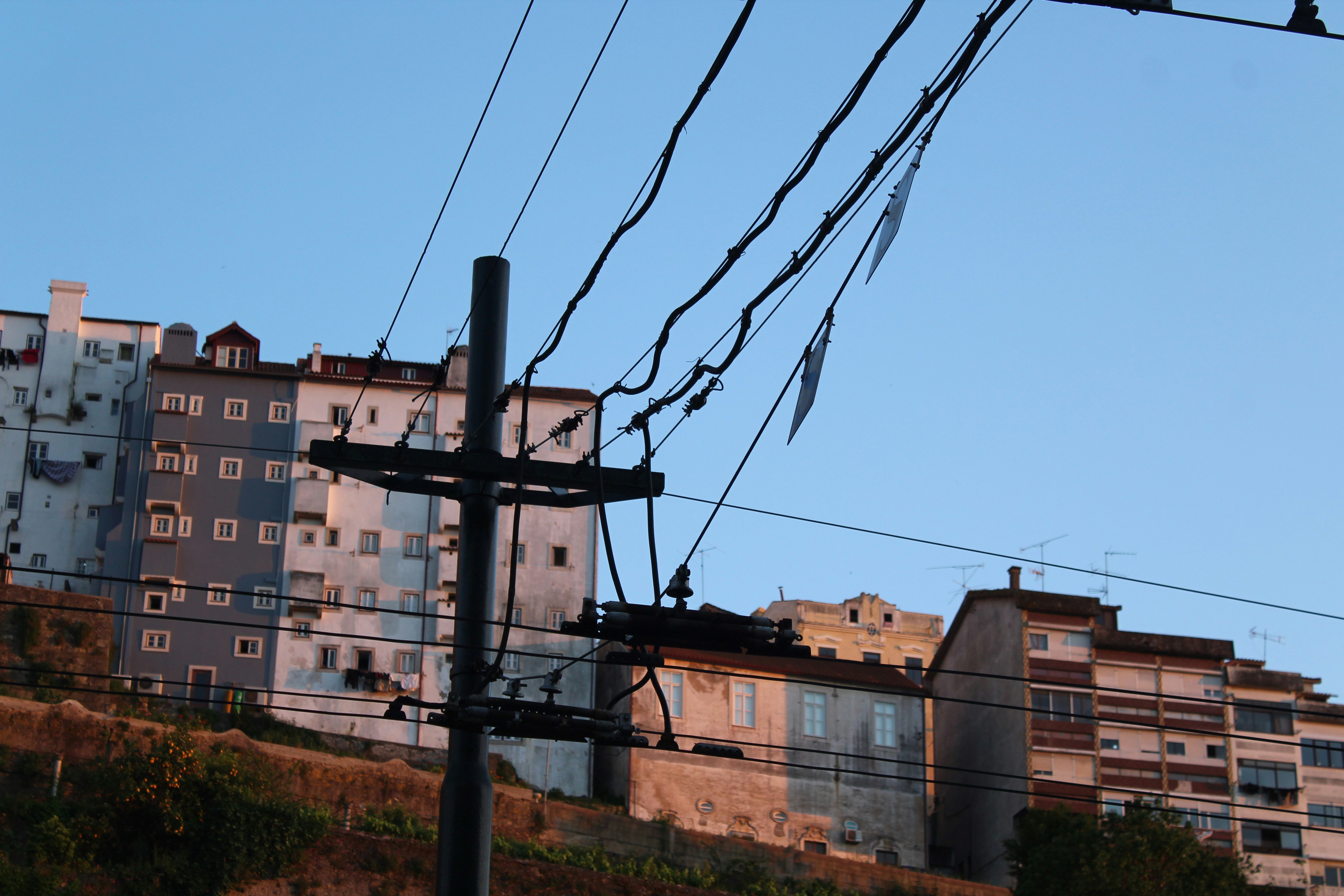 Límites de escalado de los Transformadores de Contexto Largo