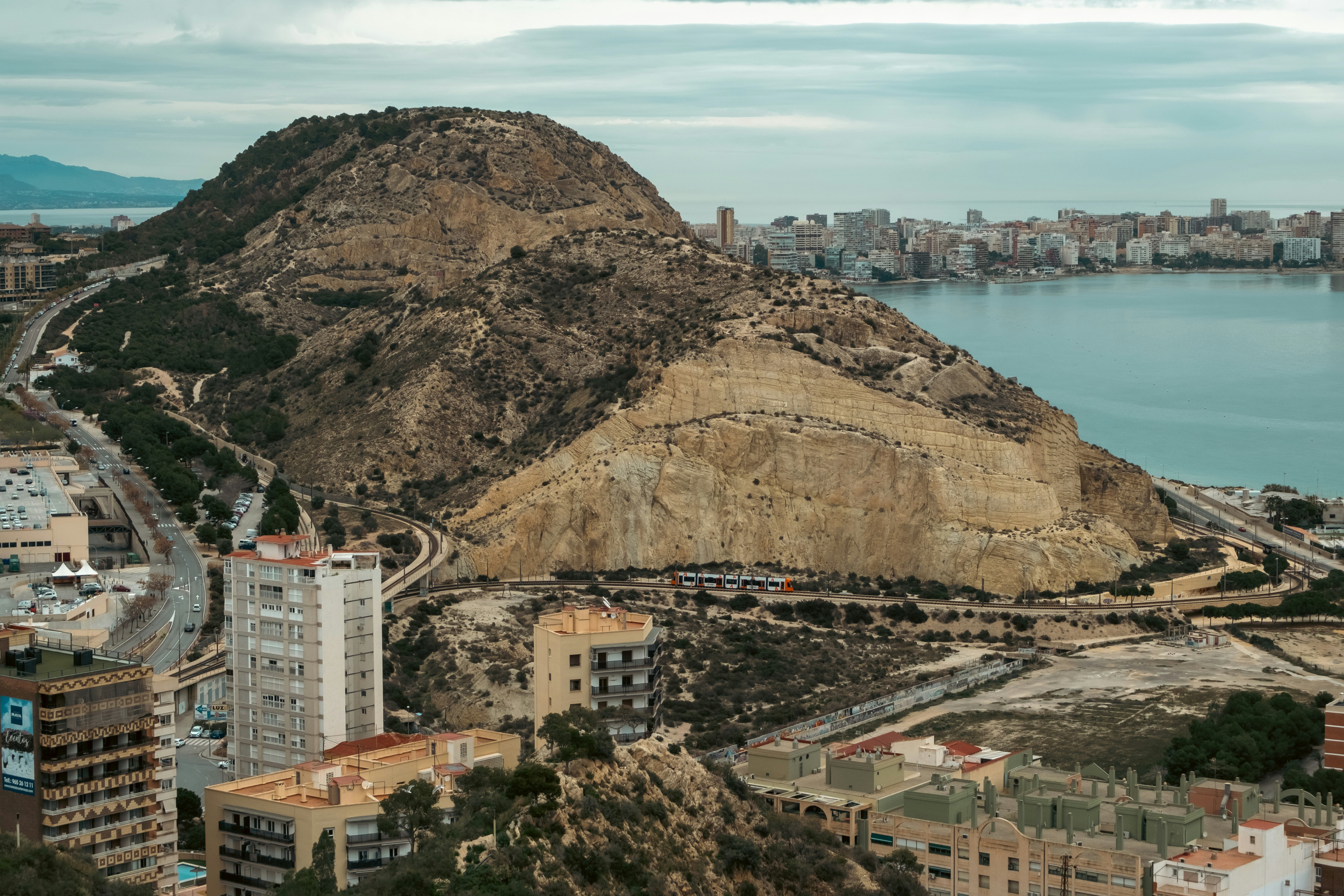 Los 5 mejores expertos en IA para análisis de tickets en Alicante