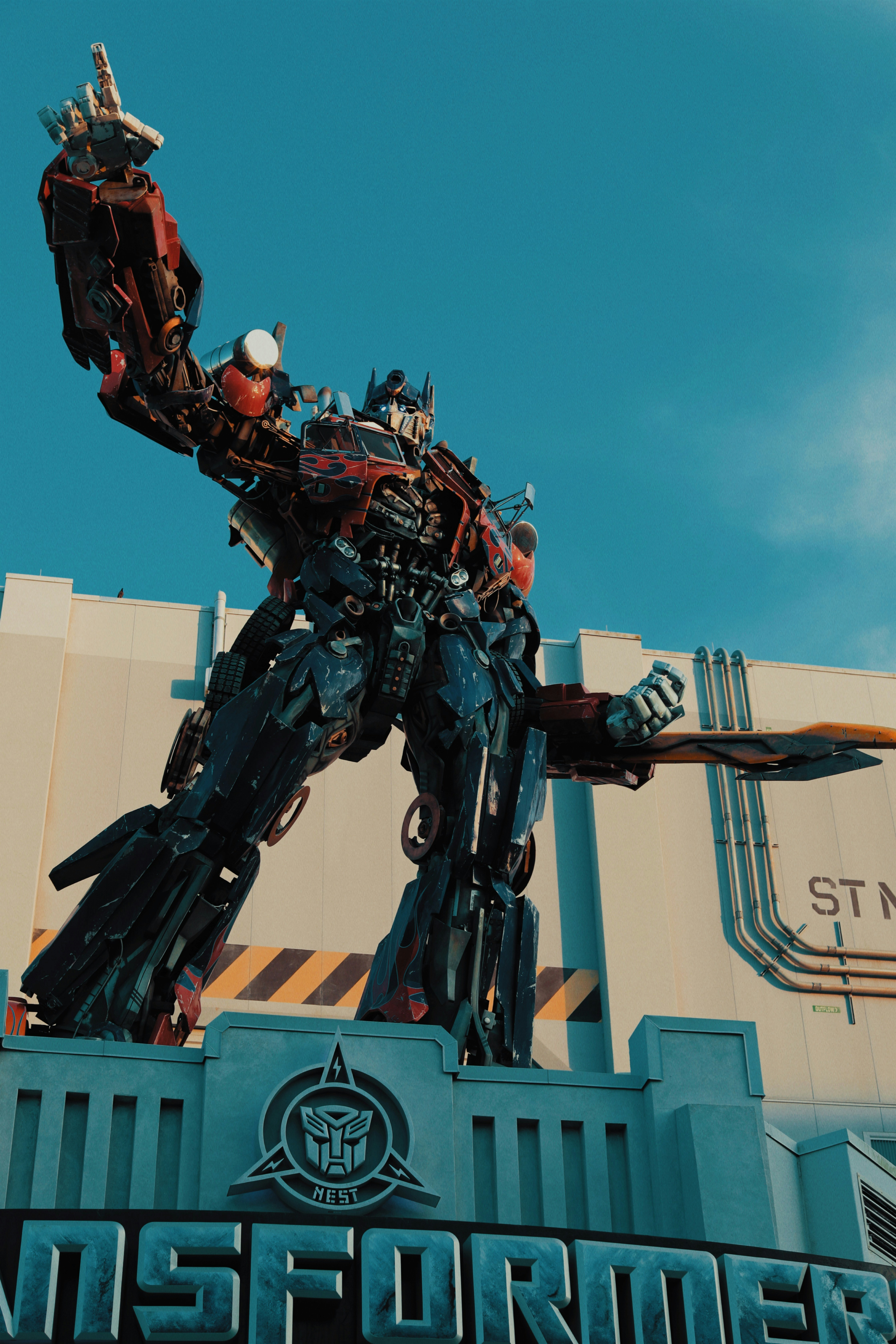 Soluciones de atajo aprendidas por Transformers perjudican el razonamiento composicional continuo