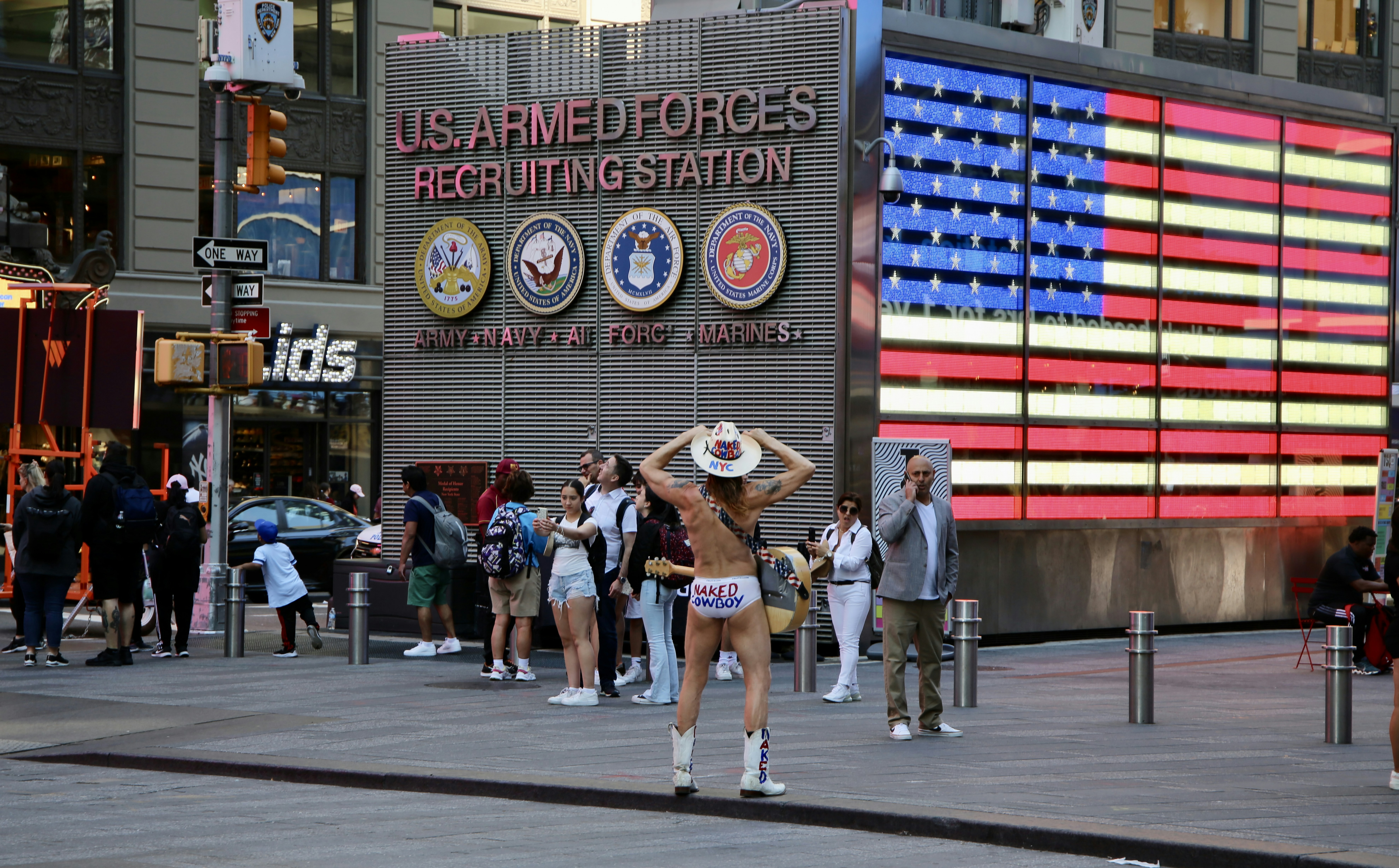 El FBI: Los estadounidenses perdieron un récord de $21 mil millones debido a ciberdelitos el año pasado