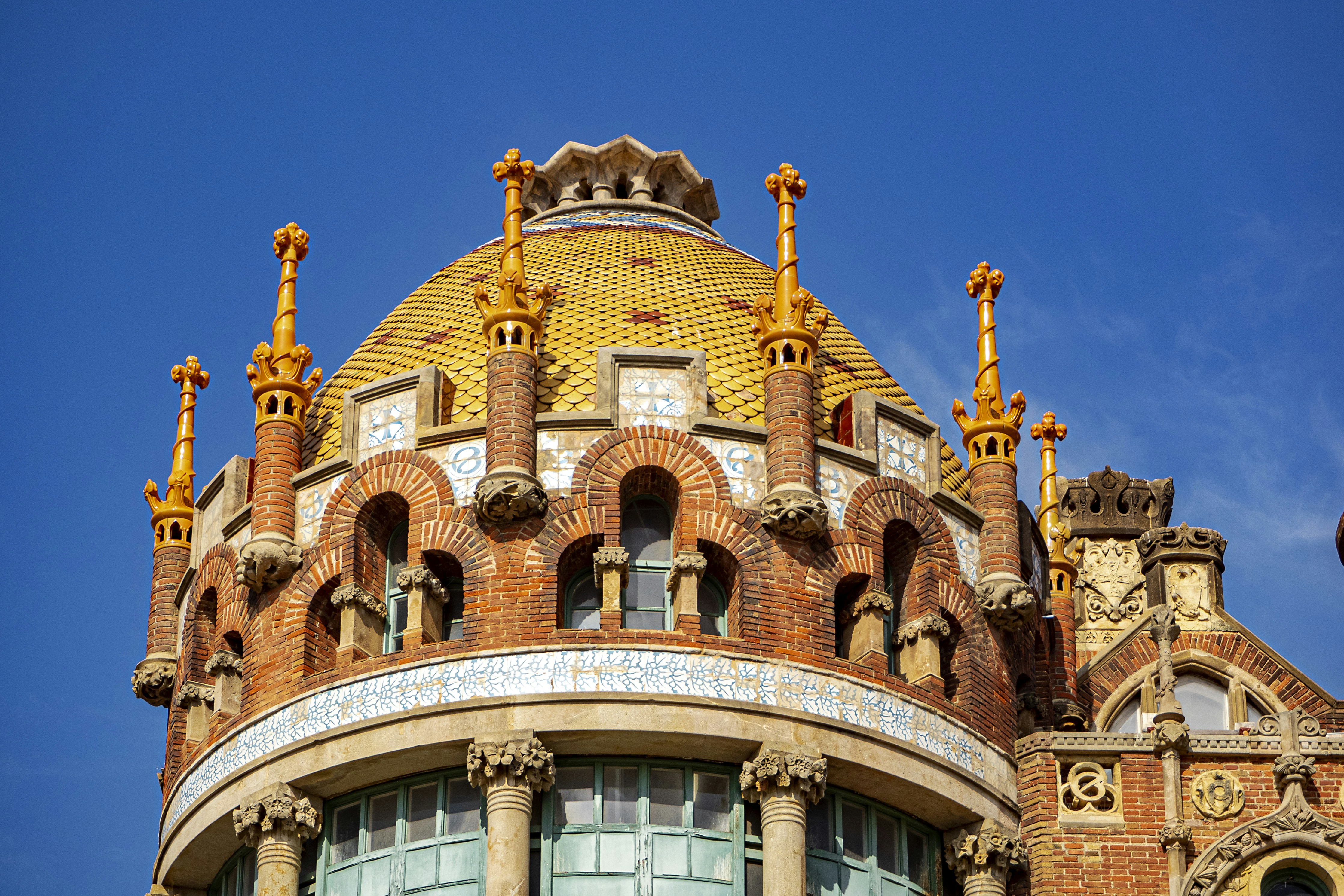 Validación de expertos: Por qué los proveedores de turismo en español eligen soluciones de gestión personalizadas en 2024