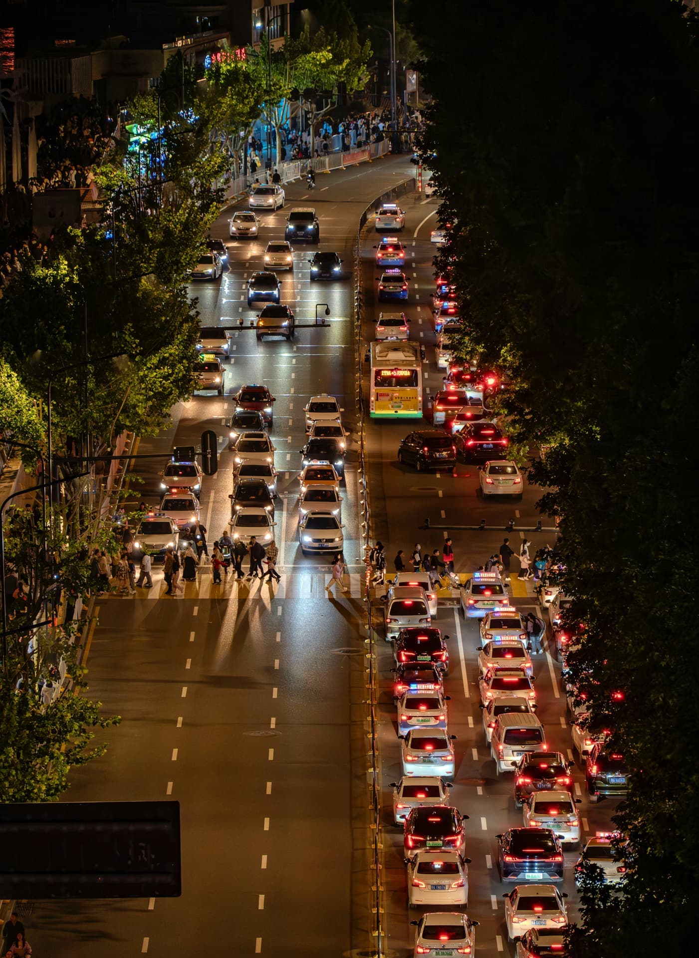 Reventando el embotellamiento: La lucha de la IA contra los ataques de tráfico silenciosos