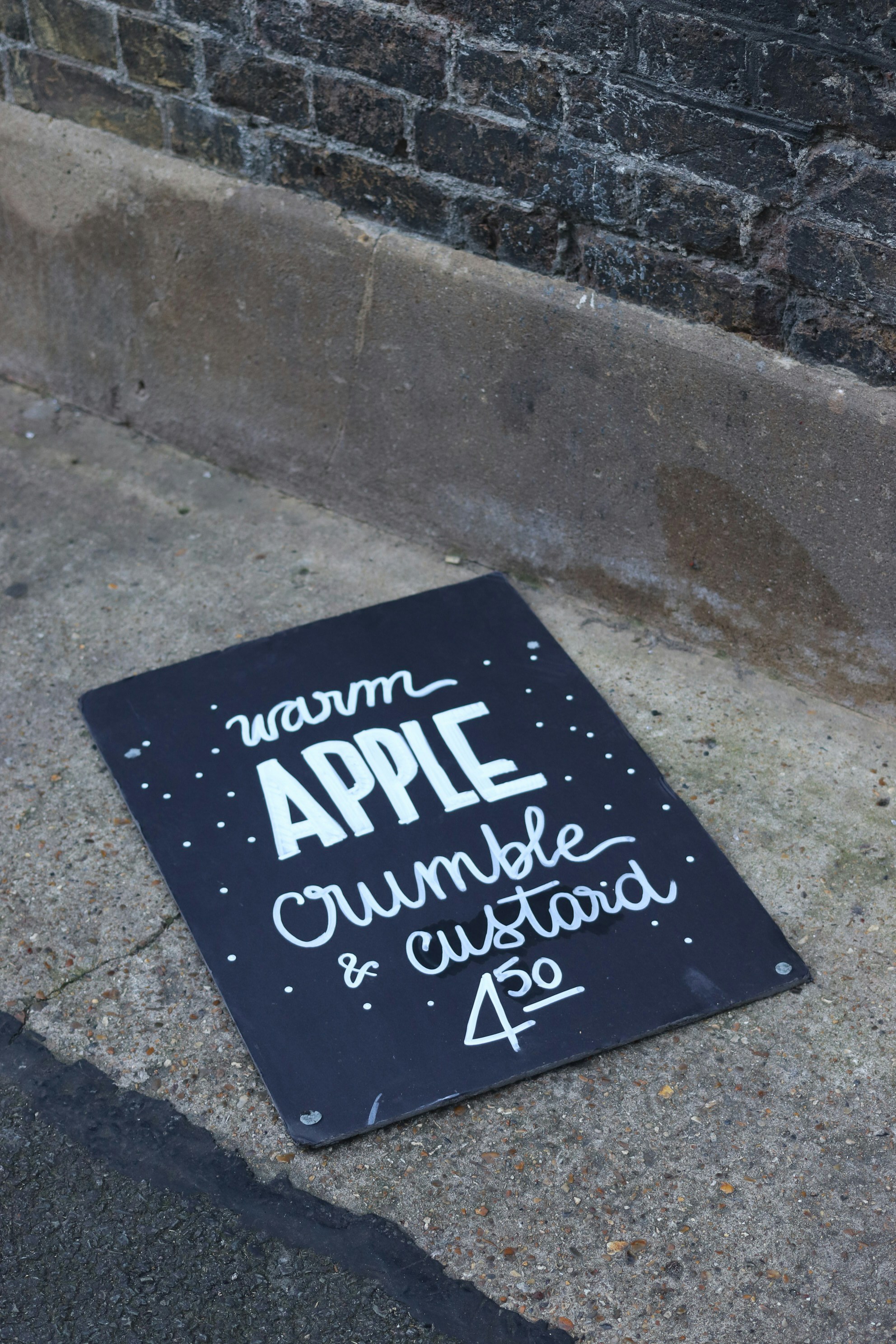 Manifestantes en WWDC piden a Apple prohibir apps de Elon Musk