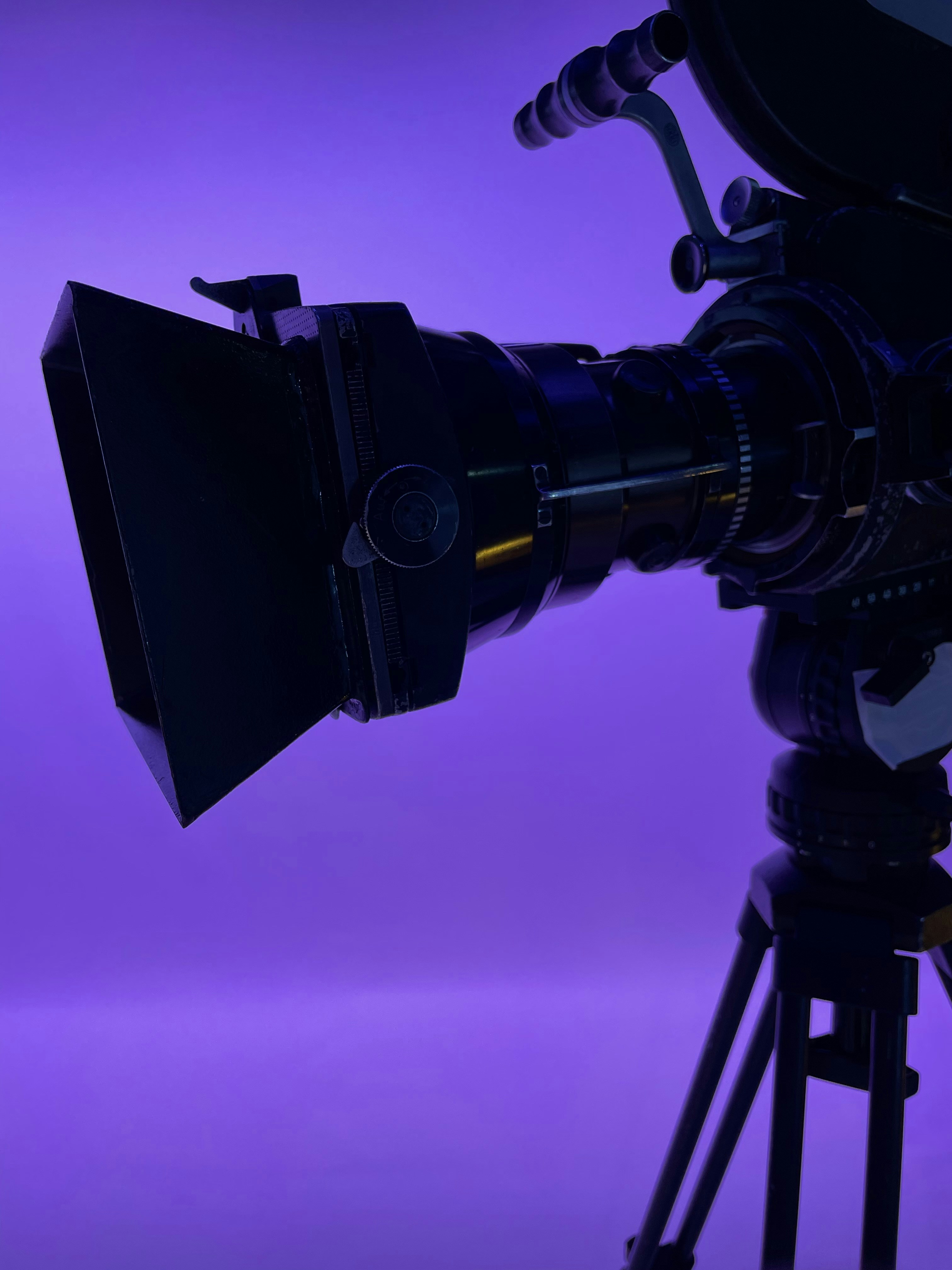 La mano invisible de la física en modelos de difusión de video