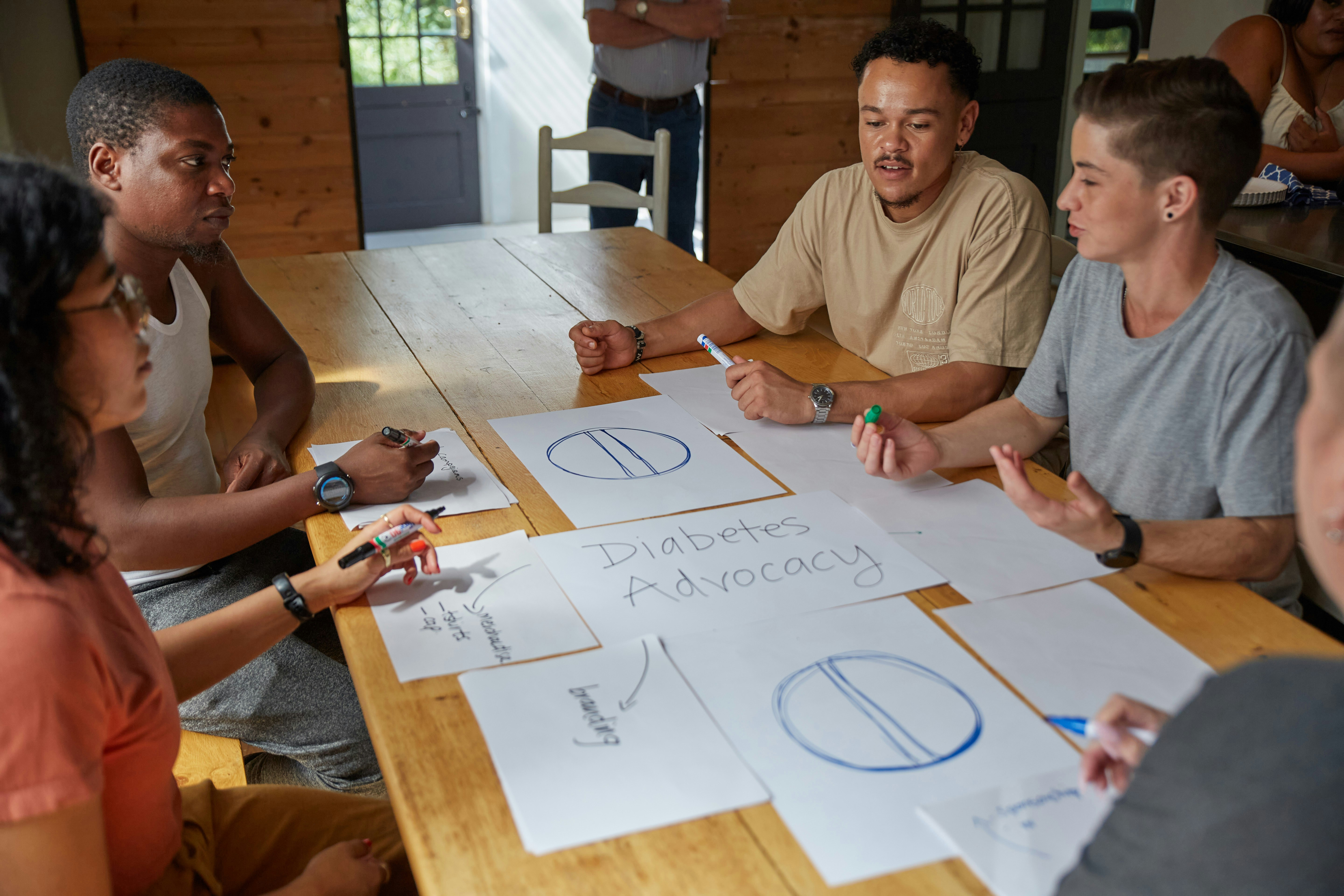 Construyendo Tiramisú: Un marco RAG multi-experto de código abierto para consultoría de marketing