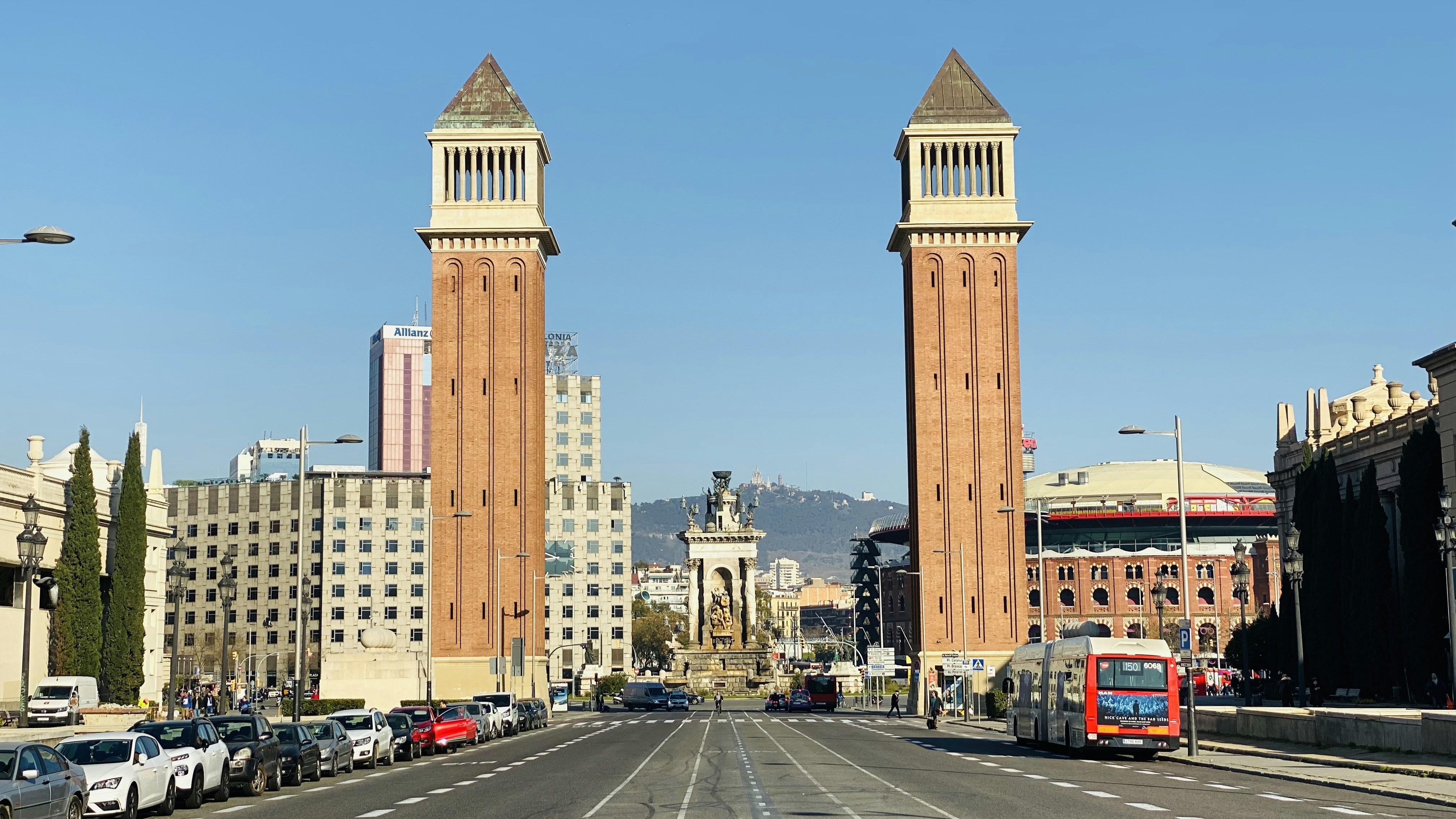 Comparación completa entre empresa de programación de software en Barcelona y desarrollo interno
