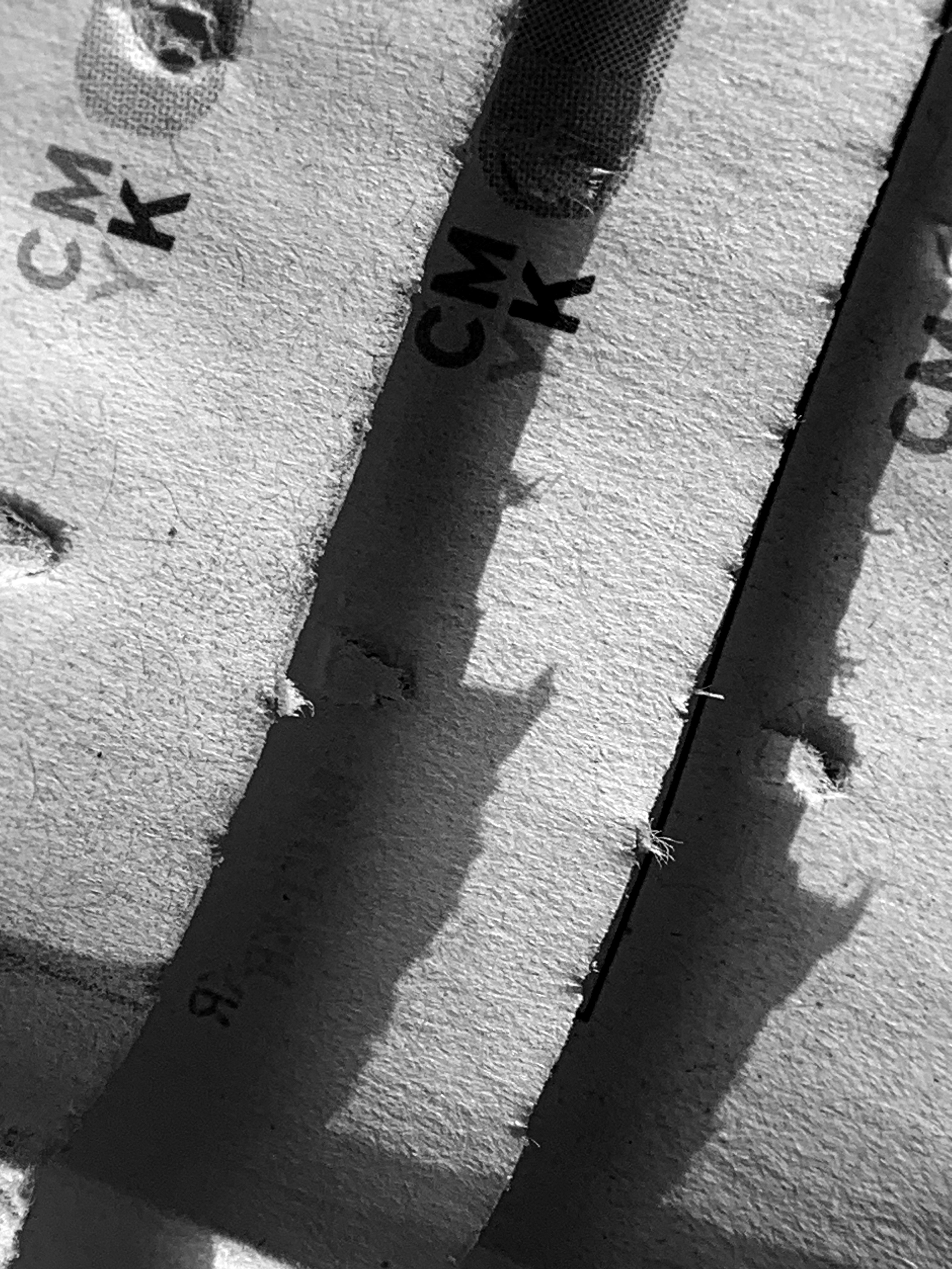 Pérdida de compresión rápida a través de la codificación de diccionario y el aprendizaje en contexto: Habilitando el análisis de LLM rentable de datos repetitivos