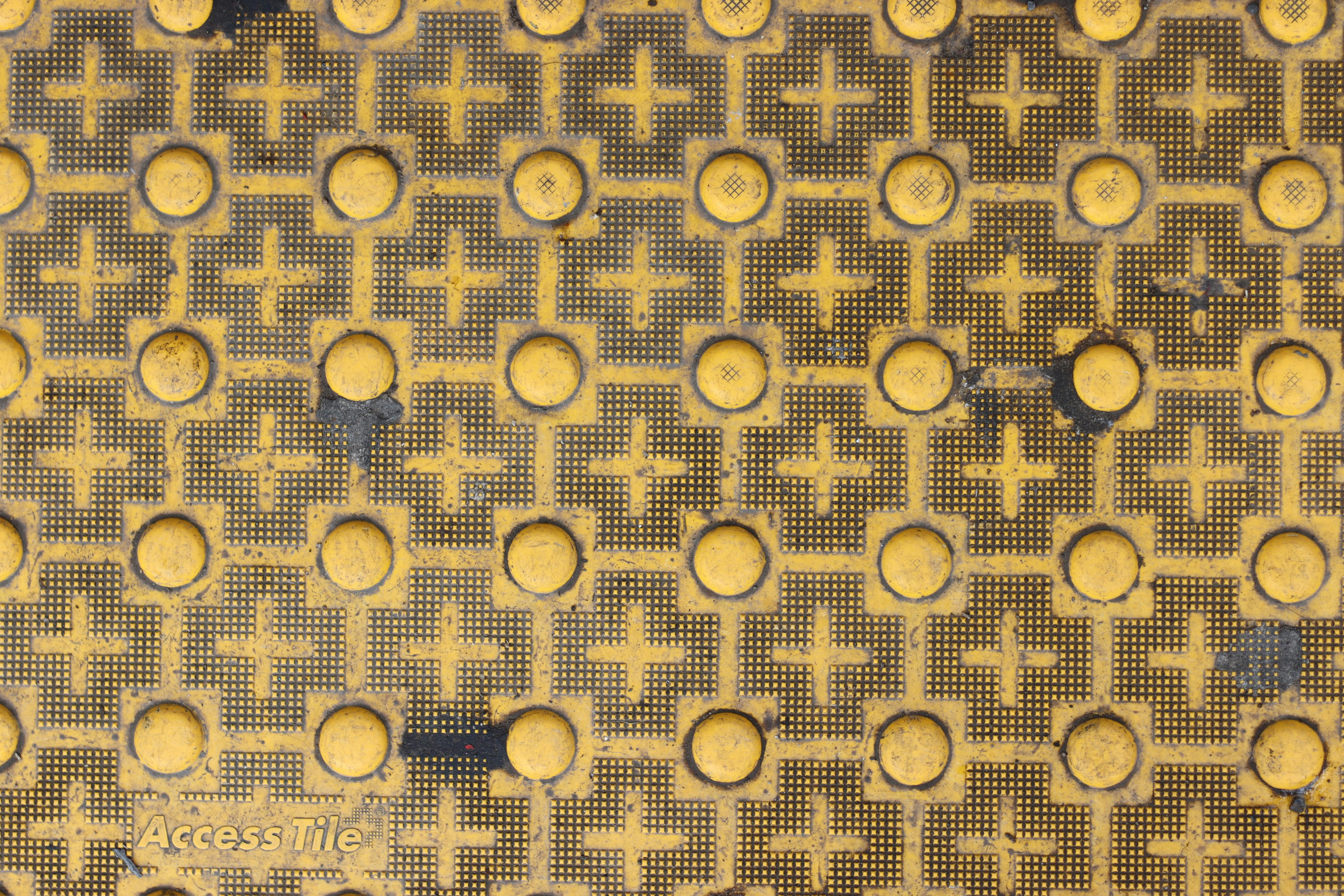 Mejora de la Predicción y Mitigación de Defectos en Células Solares de Perovskita a través del Aprendizaje Profundo Bayesiano