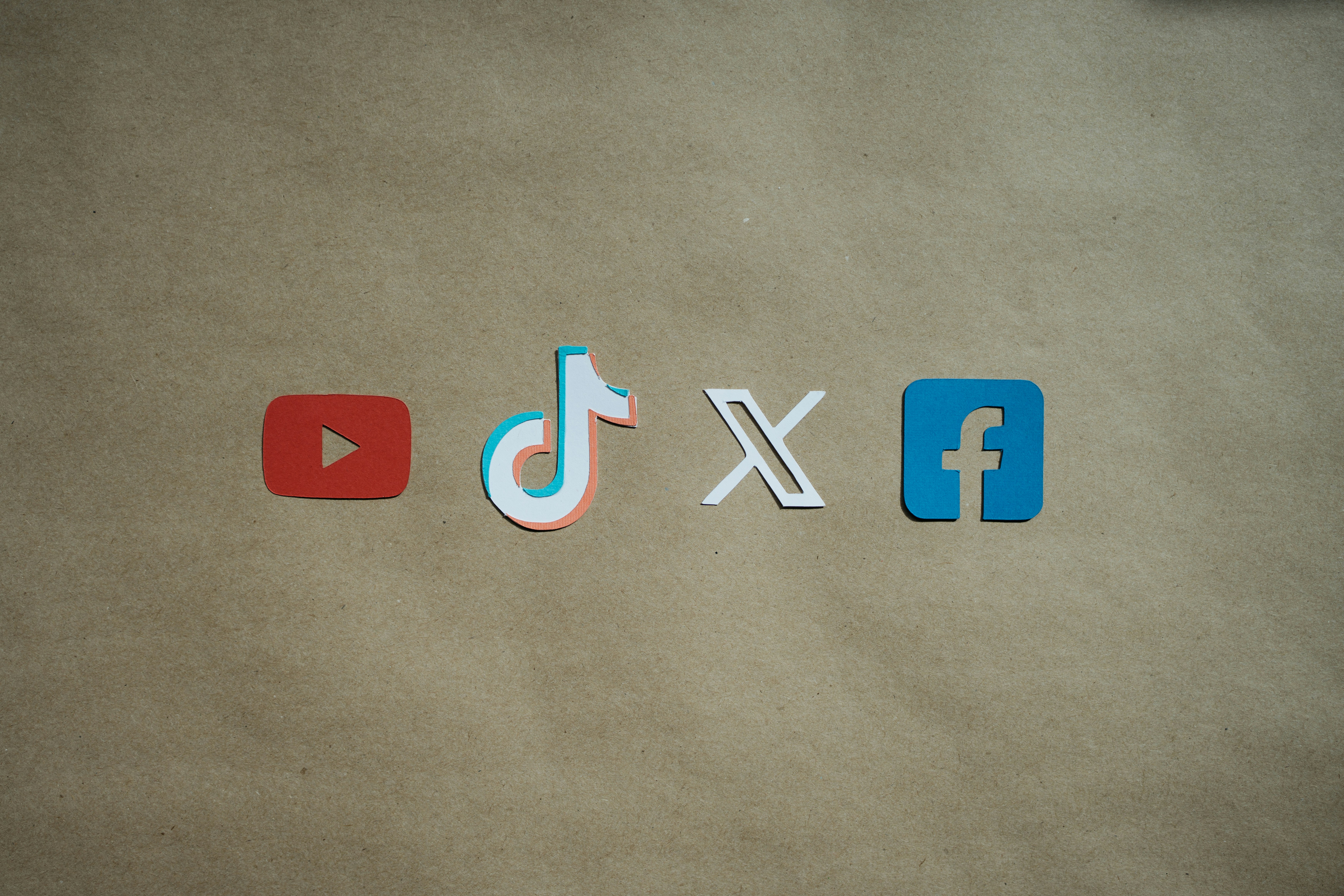 Las mejores 3 empresas para la creación de contenido de IA para anuncios en Gijón