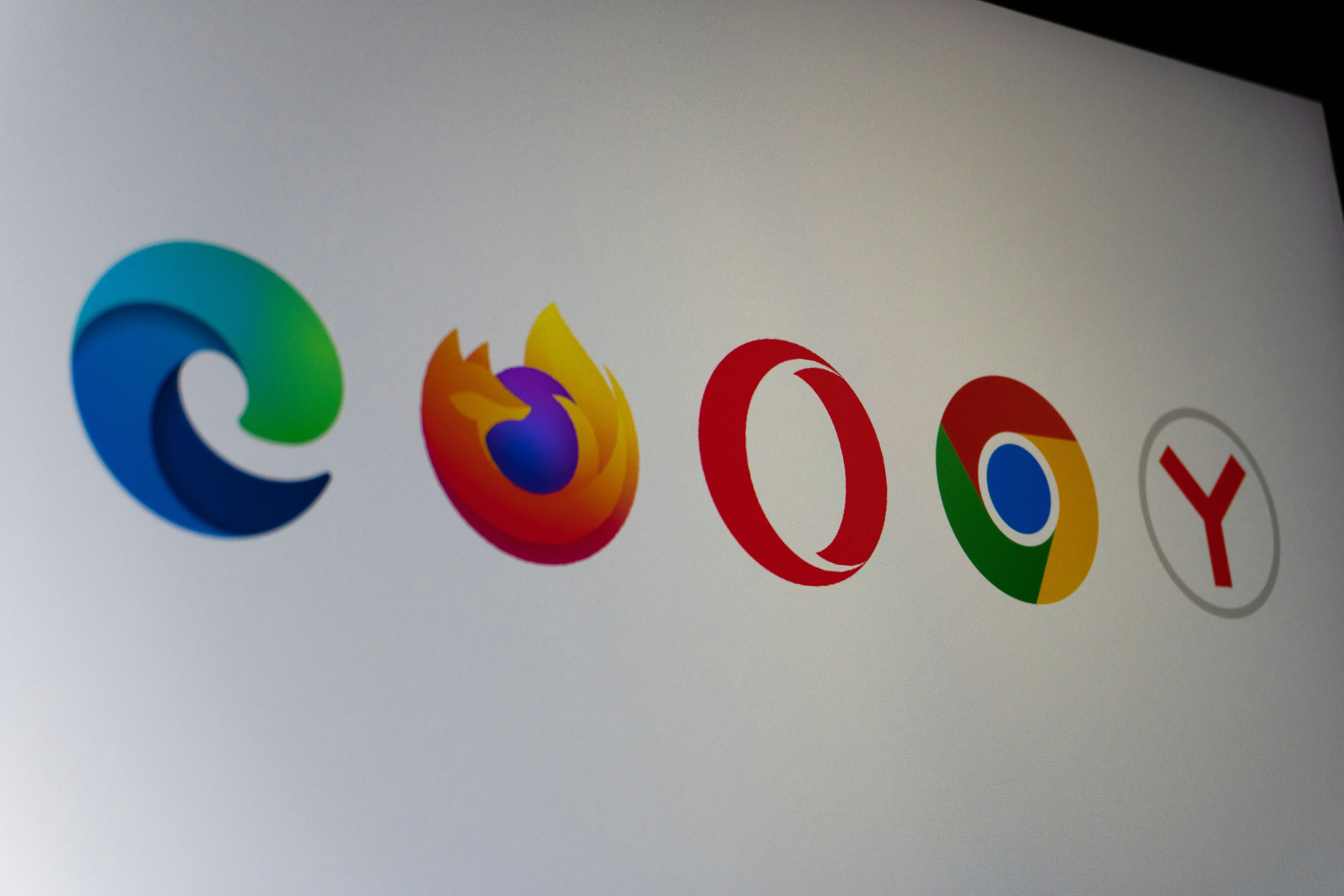 Top 3 empresas para modernizar mainframes COBOL a aplicaciones web en Valencia 2026