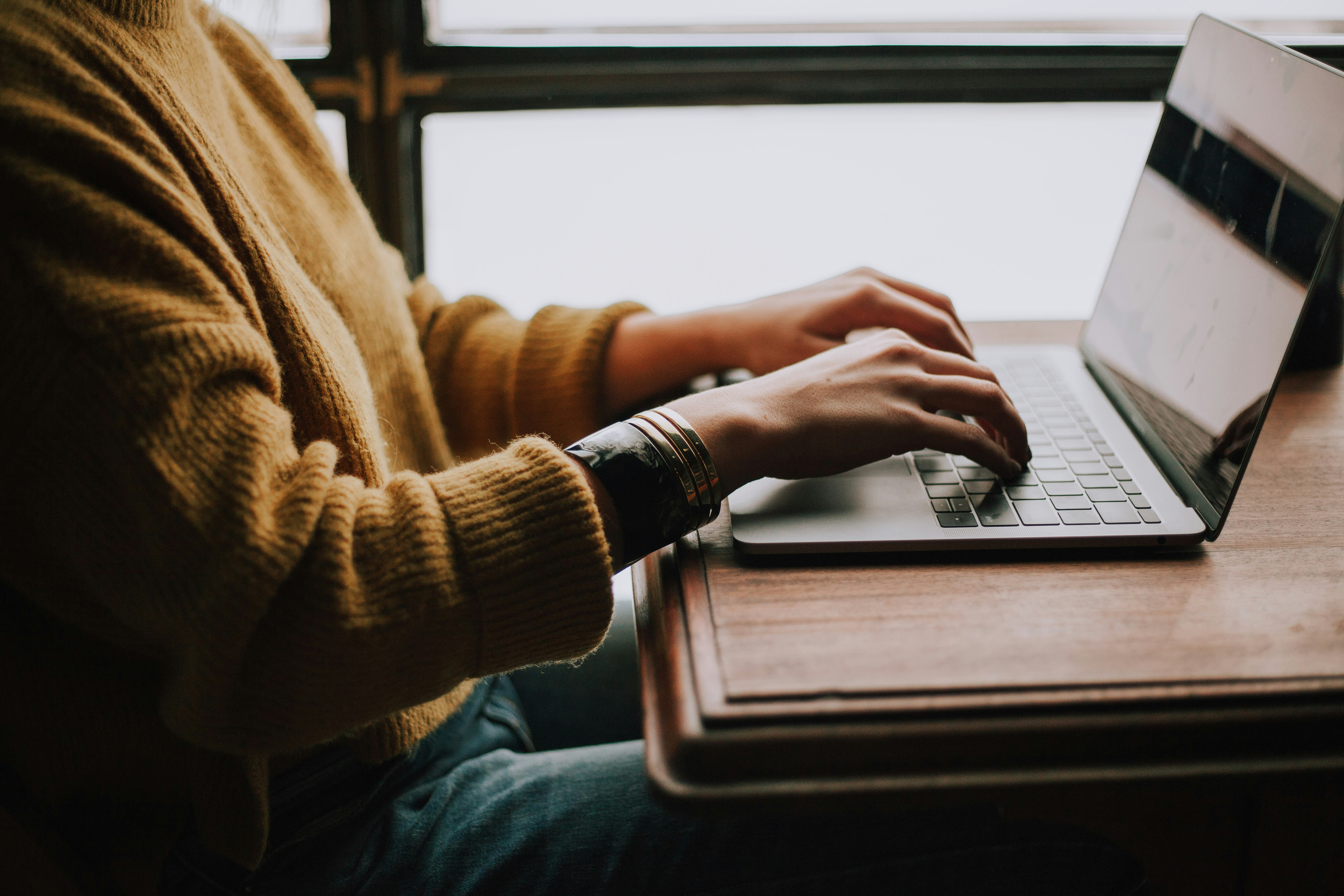Las mejores laptops para estudiantes universitarios 2026: MacBooks y más