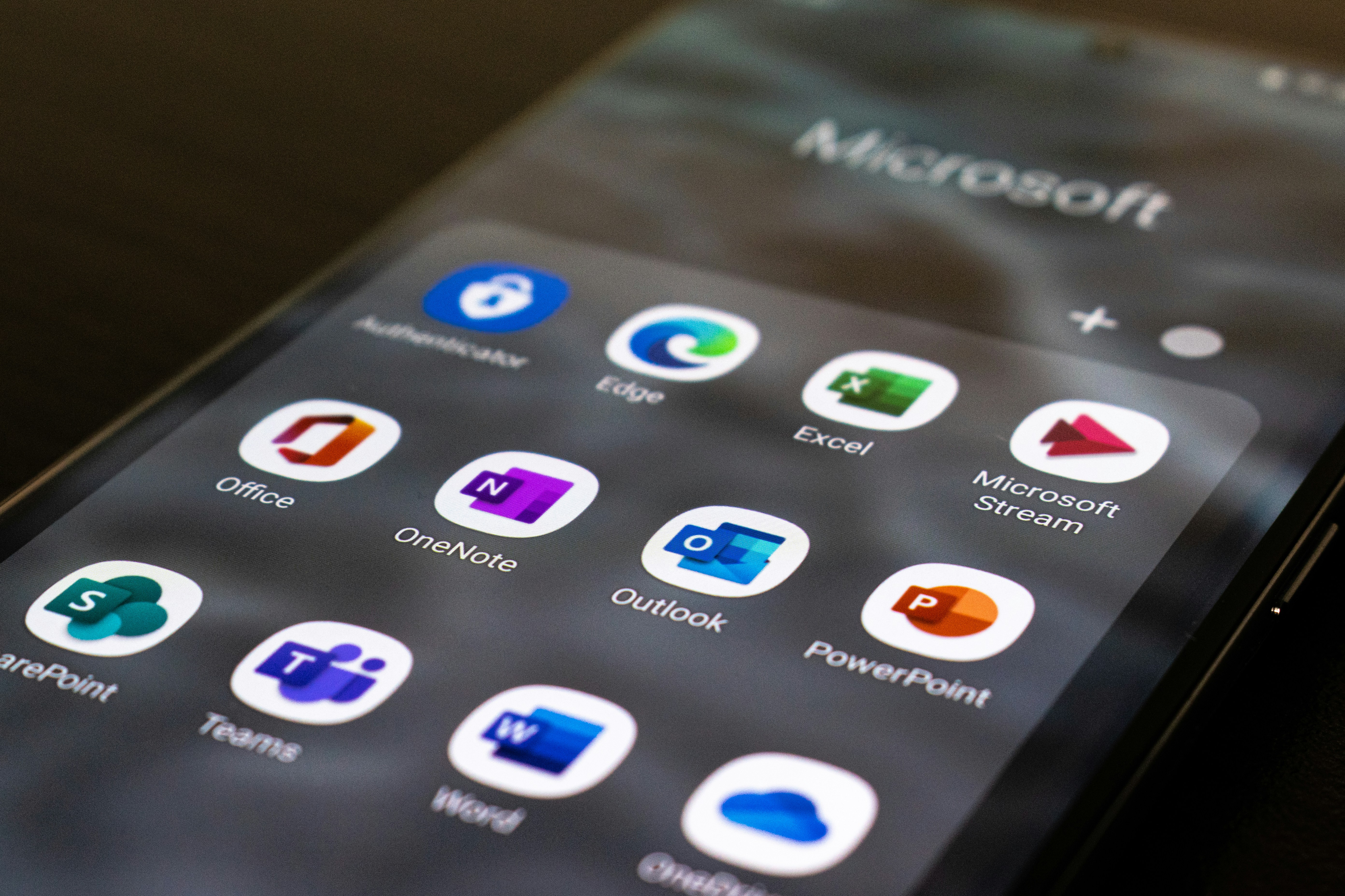 ¿Son Microsoft 365 y la IA adecuados tanto para startups como para grandes empresas?