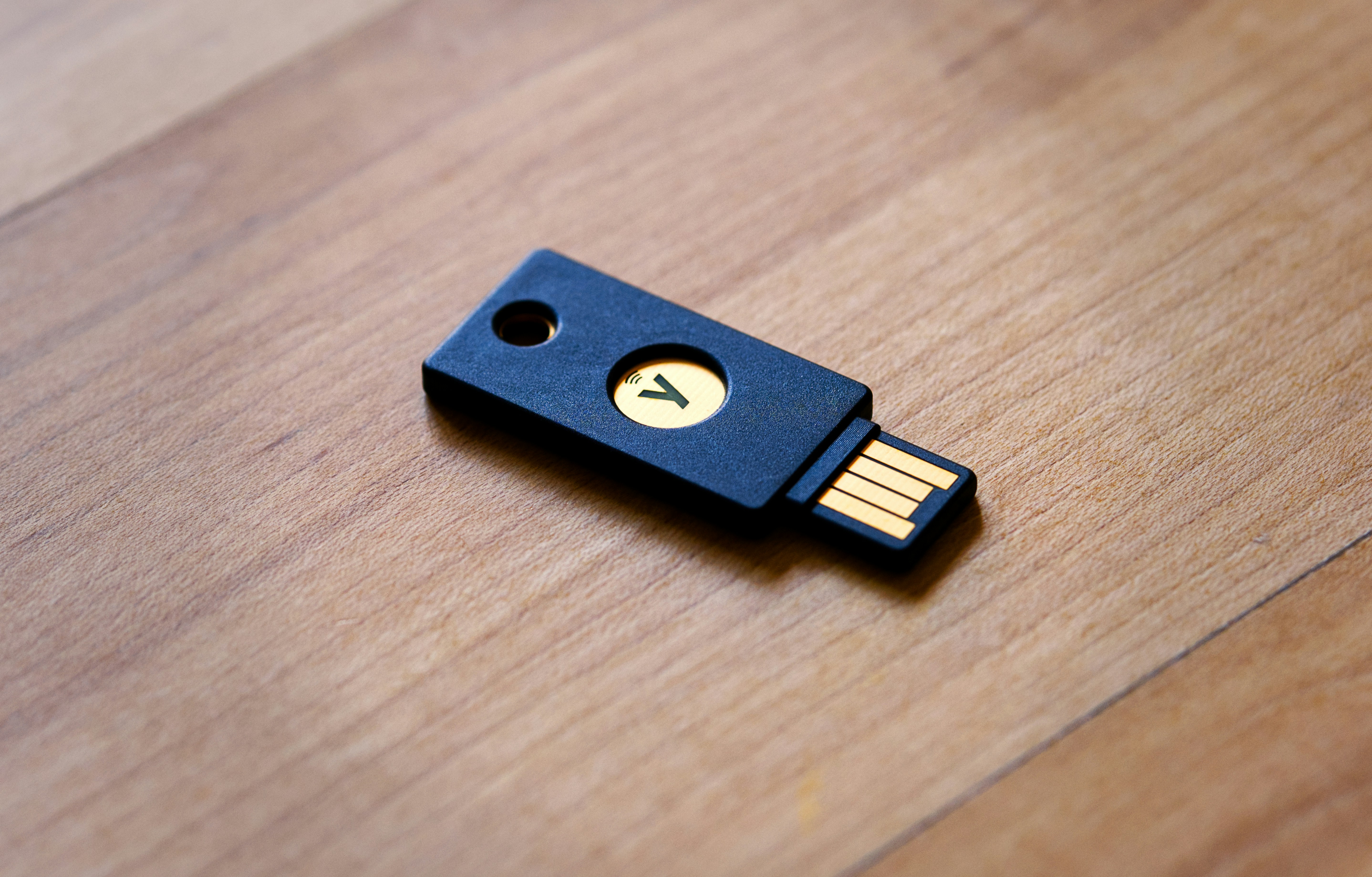 Microsoft detalla campaña de clipper cripto en Windows con USB y Tor